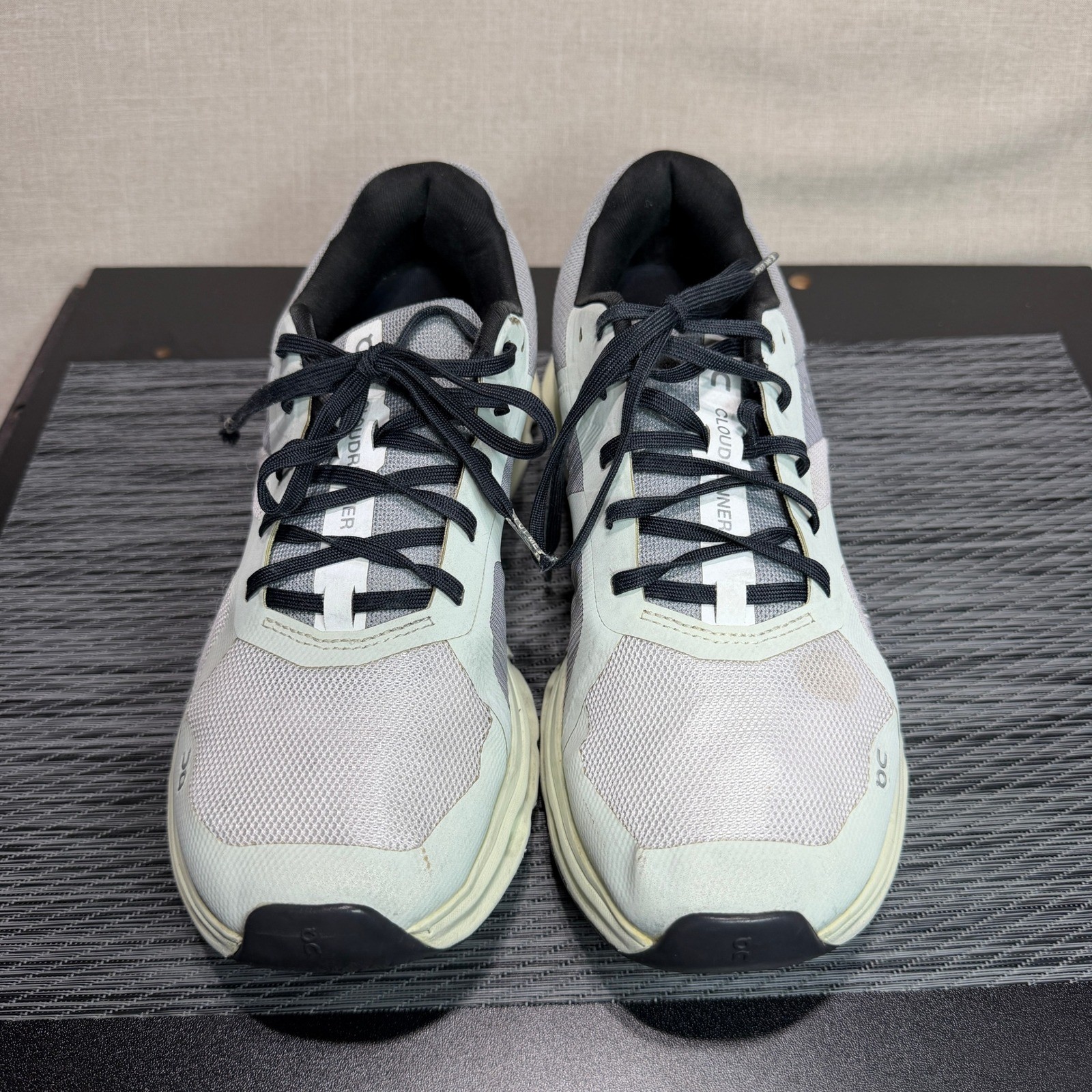 On Running Cloudrunner – Womens 8 – Frost Aloe Athletic Jogging 46.99019