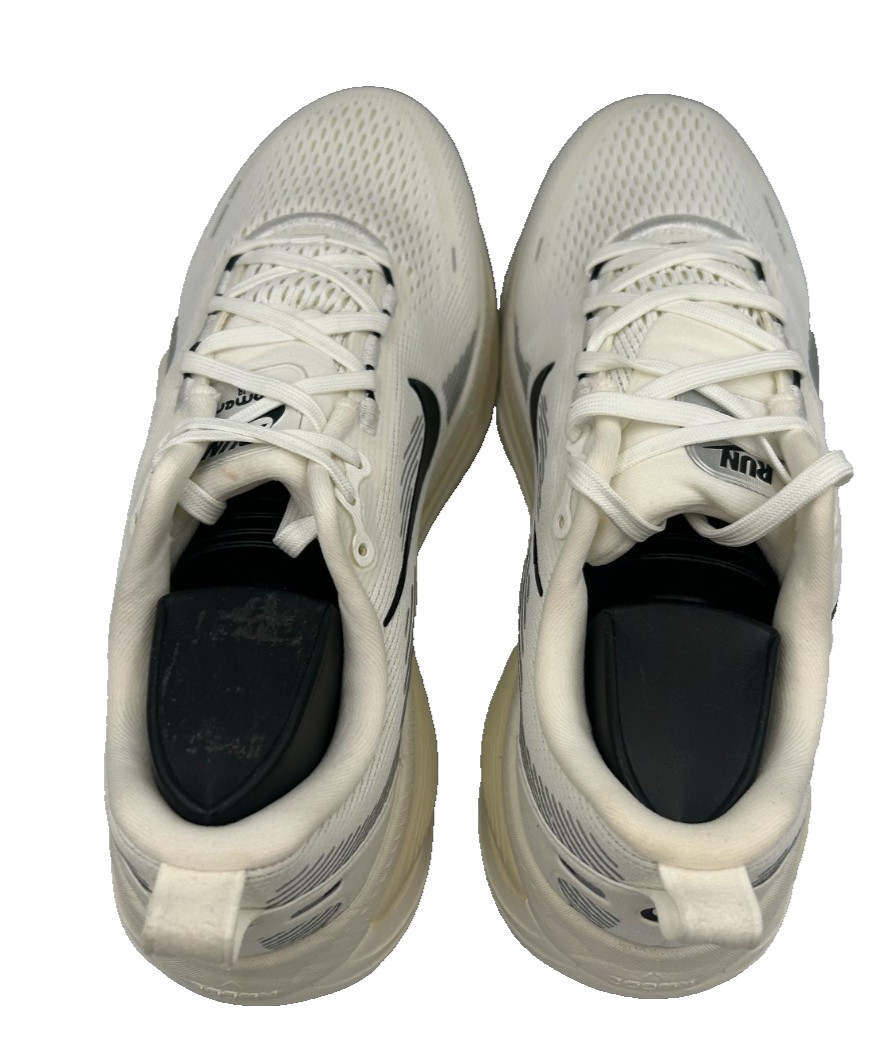Nike Women’s Vomero 18 Lace Up Athletic Road Running Shoes Wht/Blk Size:8.5 122L