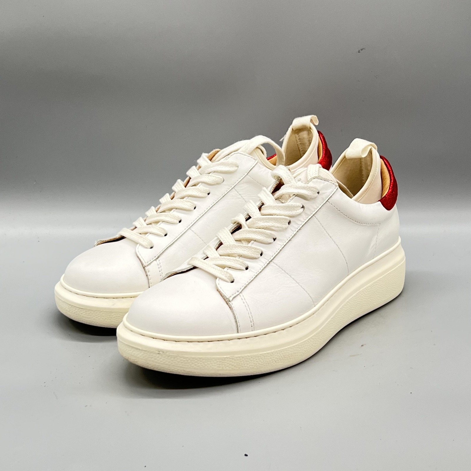 GREATS Shoes Womens 9 White Leather Royale Low Top Platform Sneakers Comfort