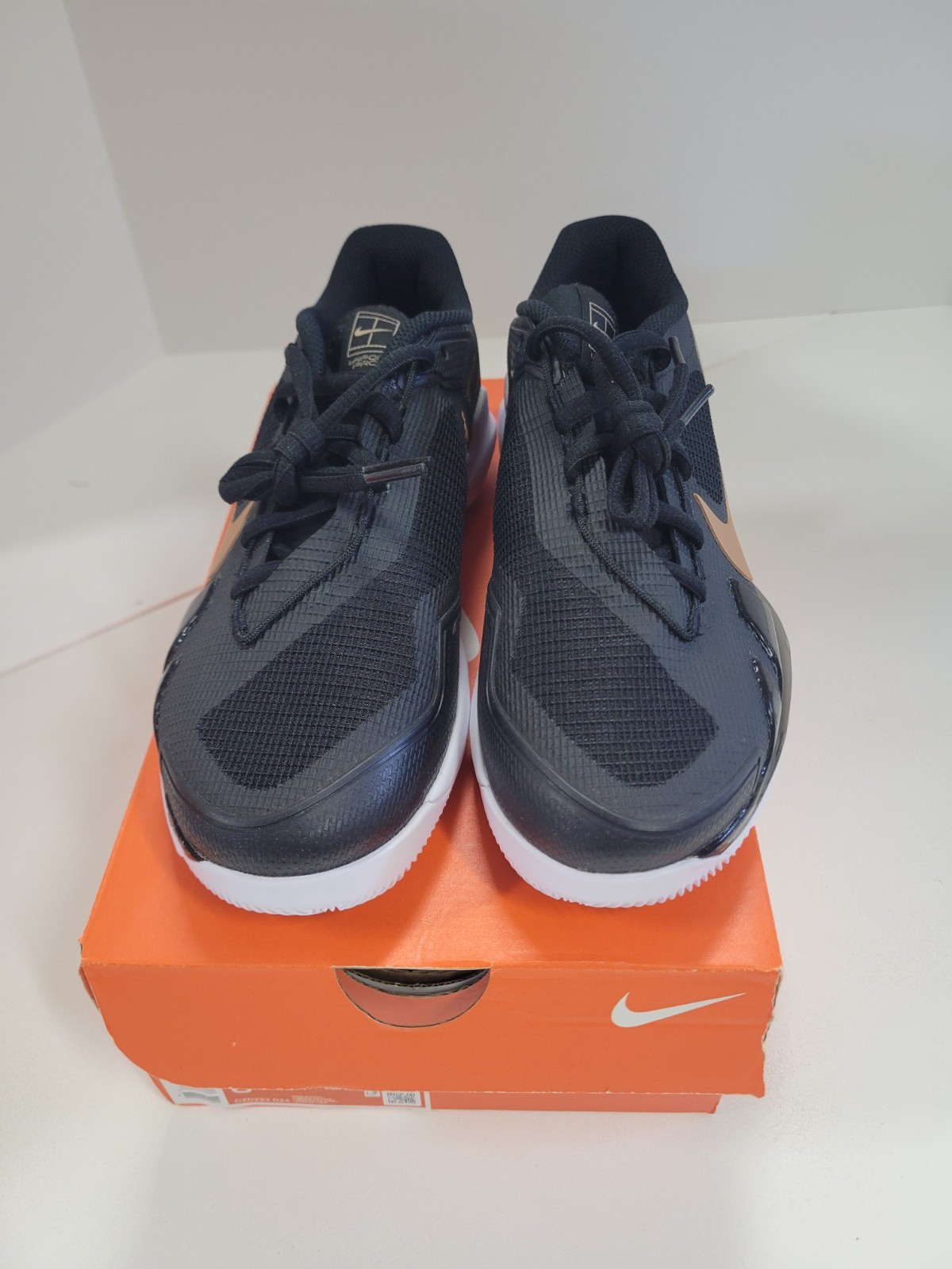 Size 6 – NikeCourt Air Zoom Vapor Pro Black Metallic Red Bronze W