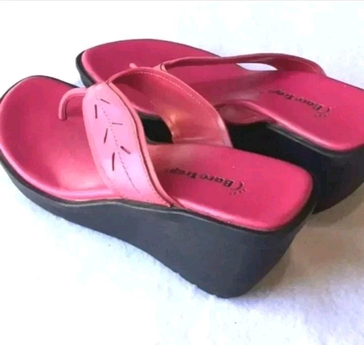 Bear Traps size 6.5M Kanya pink black leather chunky wedge sandals