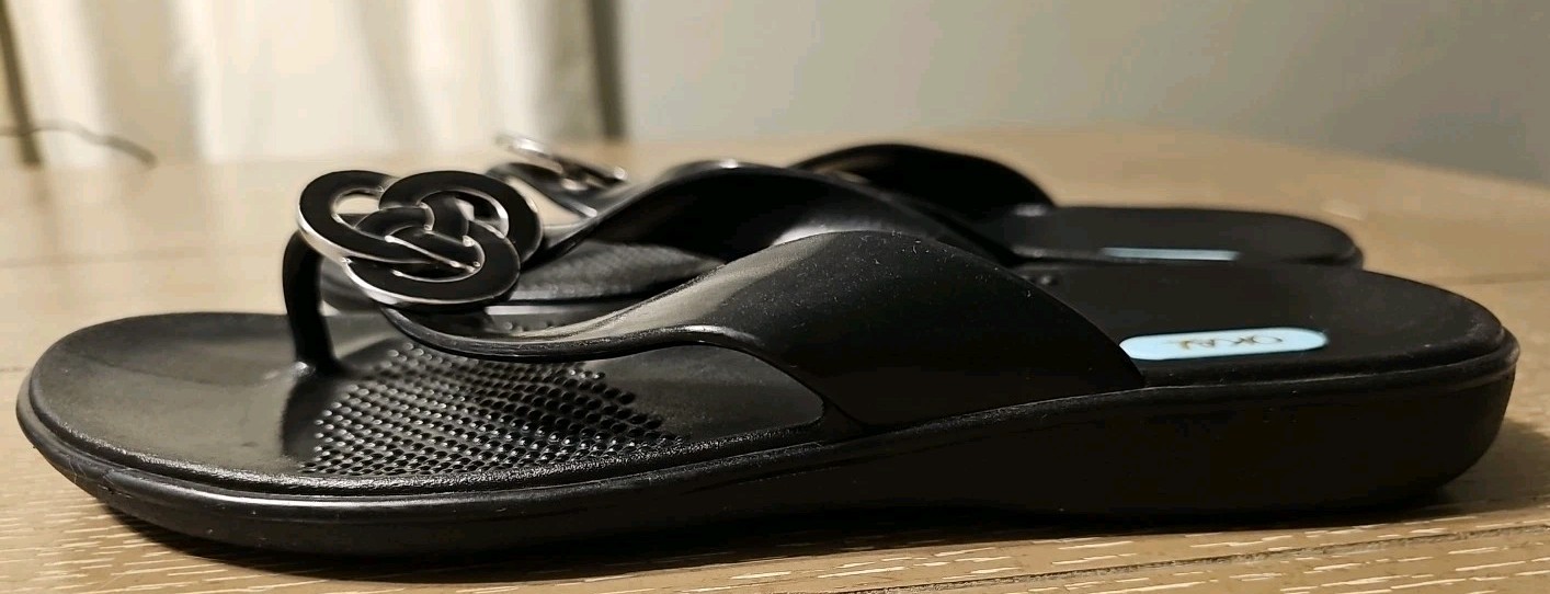 OKA-B Women LARGE Black Comfort Flip Flops