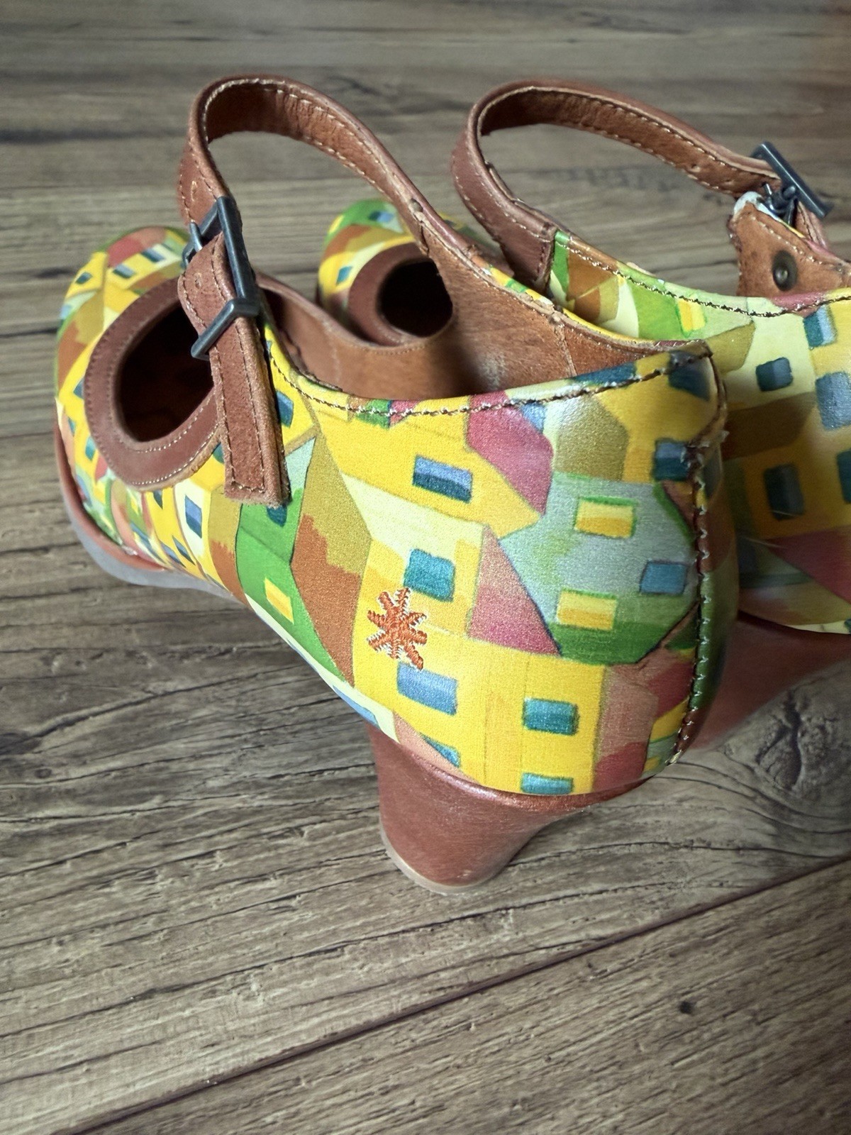 The Art Company Spain Mary Jane Heels Size 37 Colorful City Print Artisan Shoes