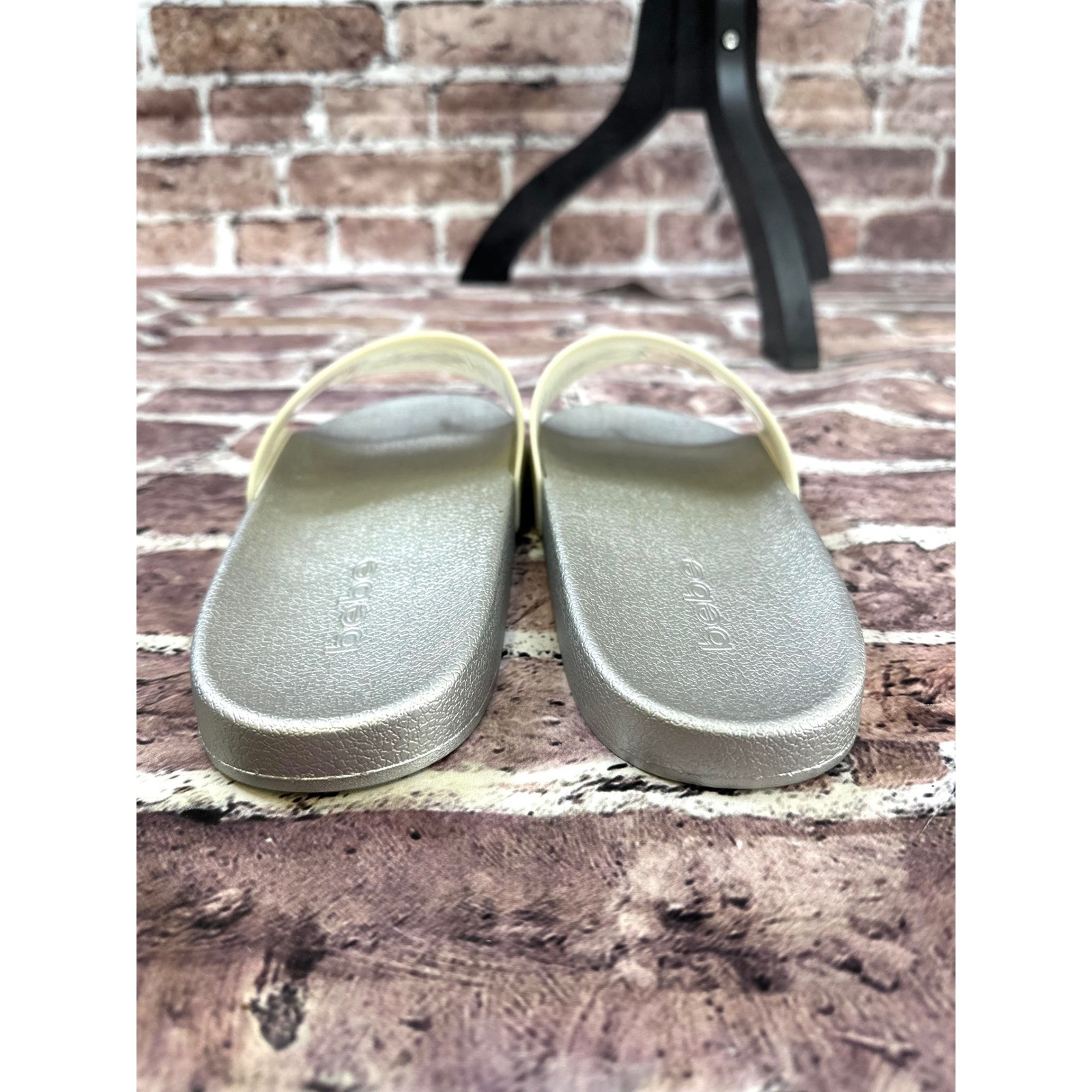 bebe Dahlia Silver Frost Rhinestone Logo Slide Sandals Womens 9 M Metallic Cream