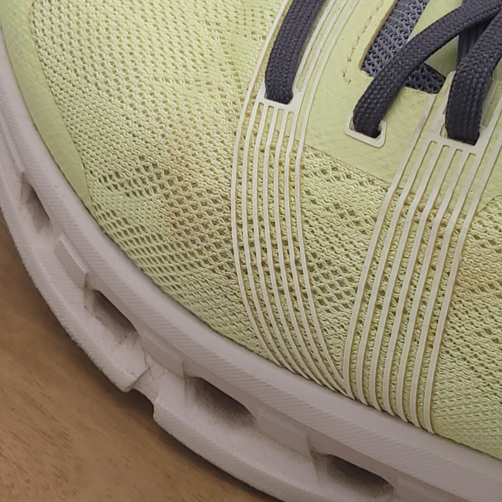 On Cloud Cloudgo Women’s Size 8 Yellow Road Running Cloudtec Sneakers 55.98088