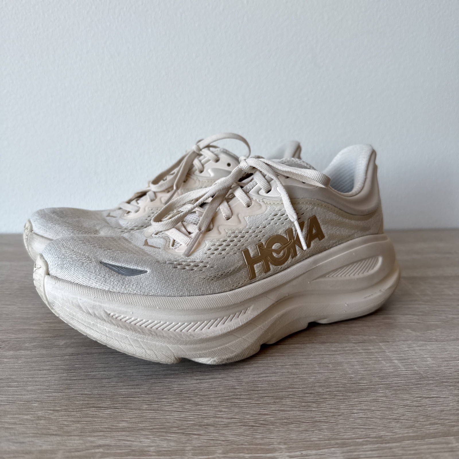 Hoka One One Bondi 9 Womens 8 Running Shoes Sneakers Light Pink Rose Gold Walk