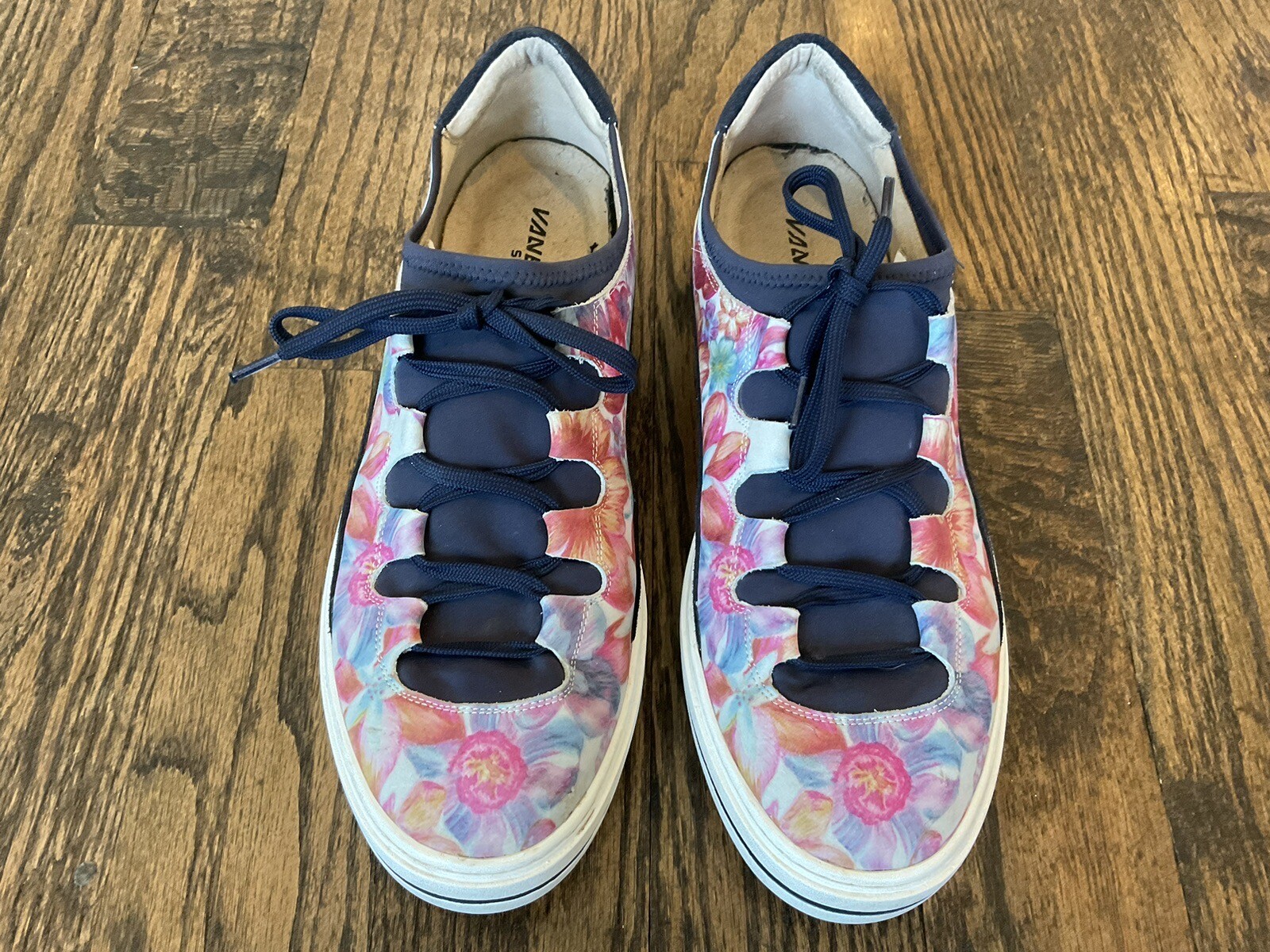 Vaneli Sport Floral Lace Up Lether/Fabric Sneakers Women’s Us Size 11 M
