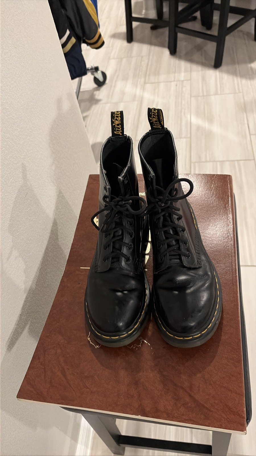 Dr. Martens 1460 Black Leather 8-Eye Lace Up Combat Boots Women’s 7