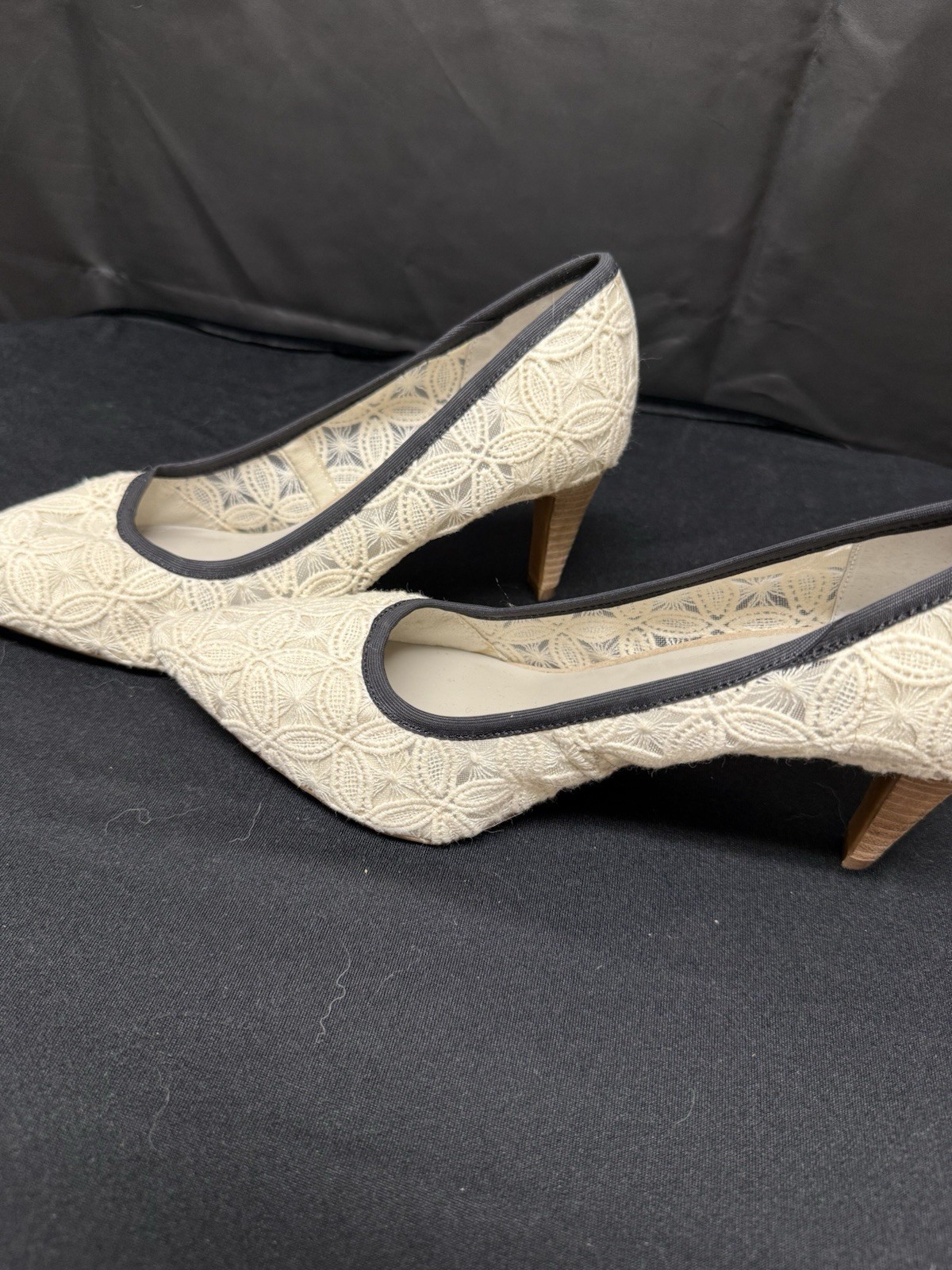 Lori Goldstein Ivory Embroidered Textile Cone Heel Pumps Cork Women’s 8M/38.5