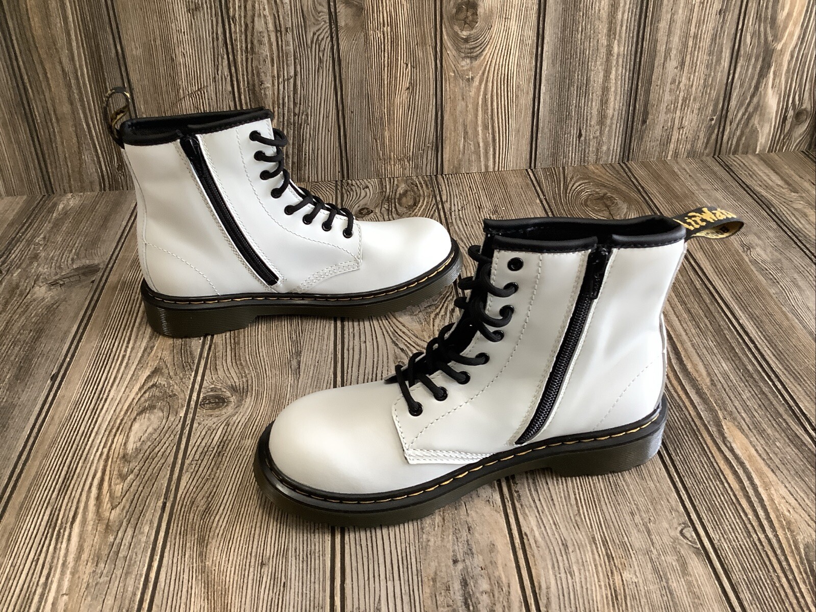 Doc Dr Martens 1460 Women’s Size 5 Smooth Leather Lace Up Combat Boots White