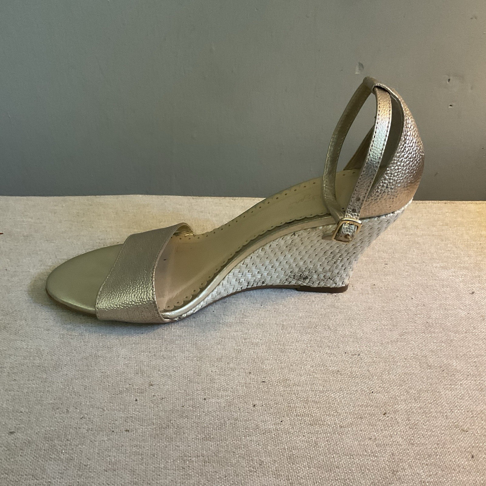 Lilly Pulitzer Bridgette Gold Metallic Leather Wedge Sandals Size 9M