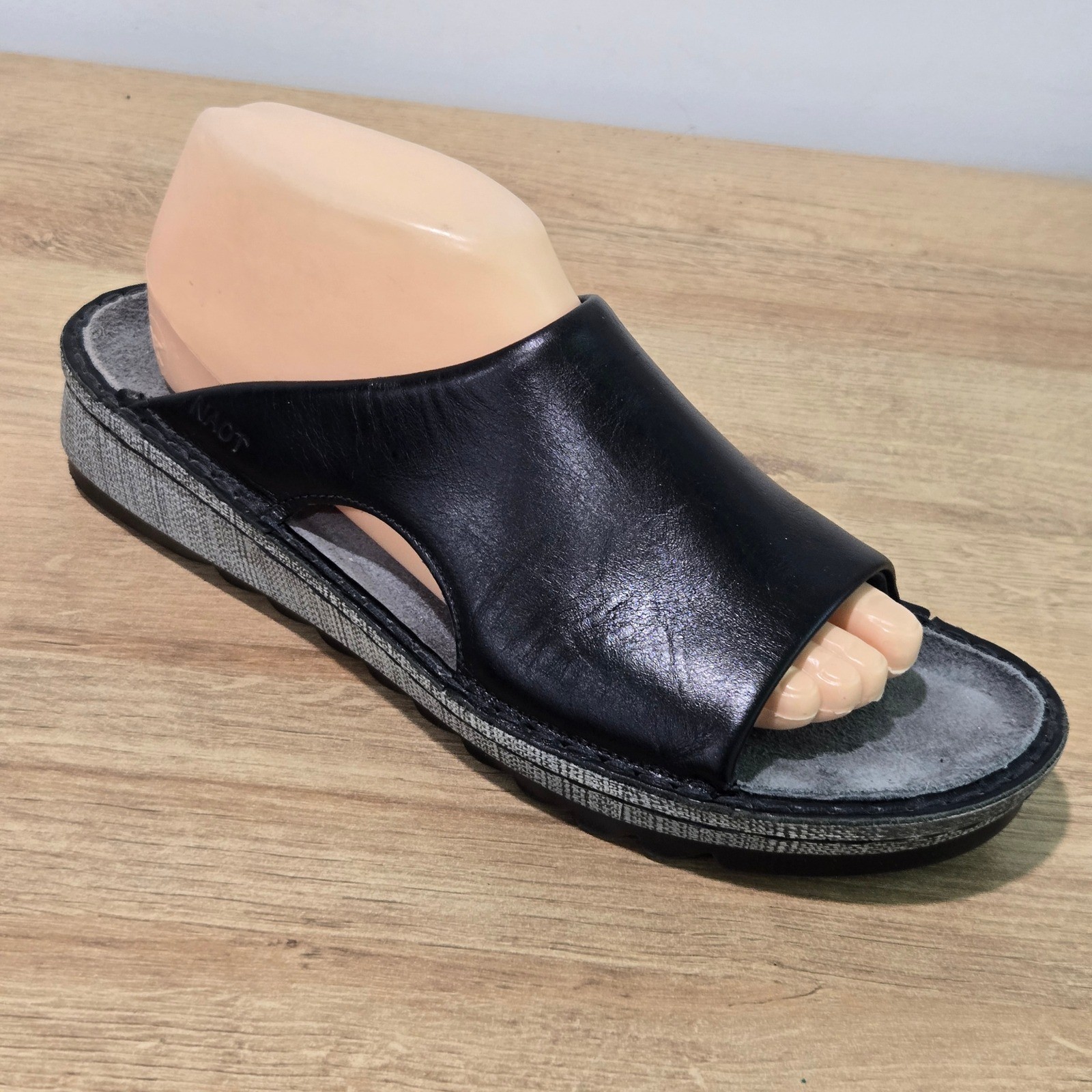 Naot Ardisia Slide Sandals Womens 41/10-10.5 Black Leather Comfort Shoes 234344