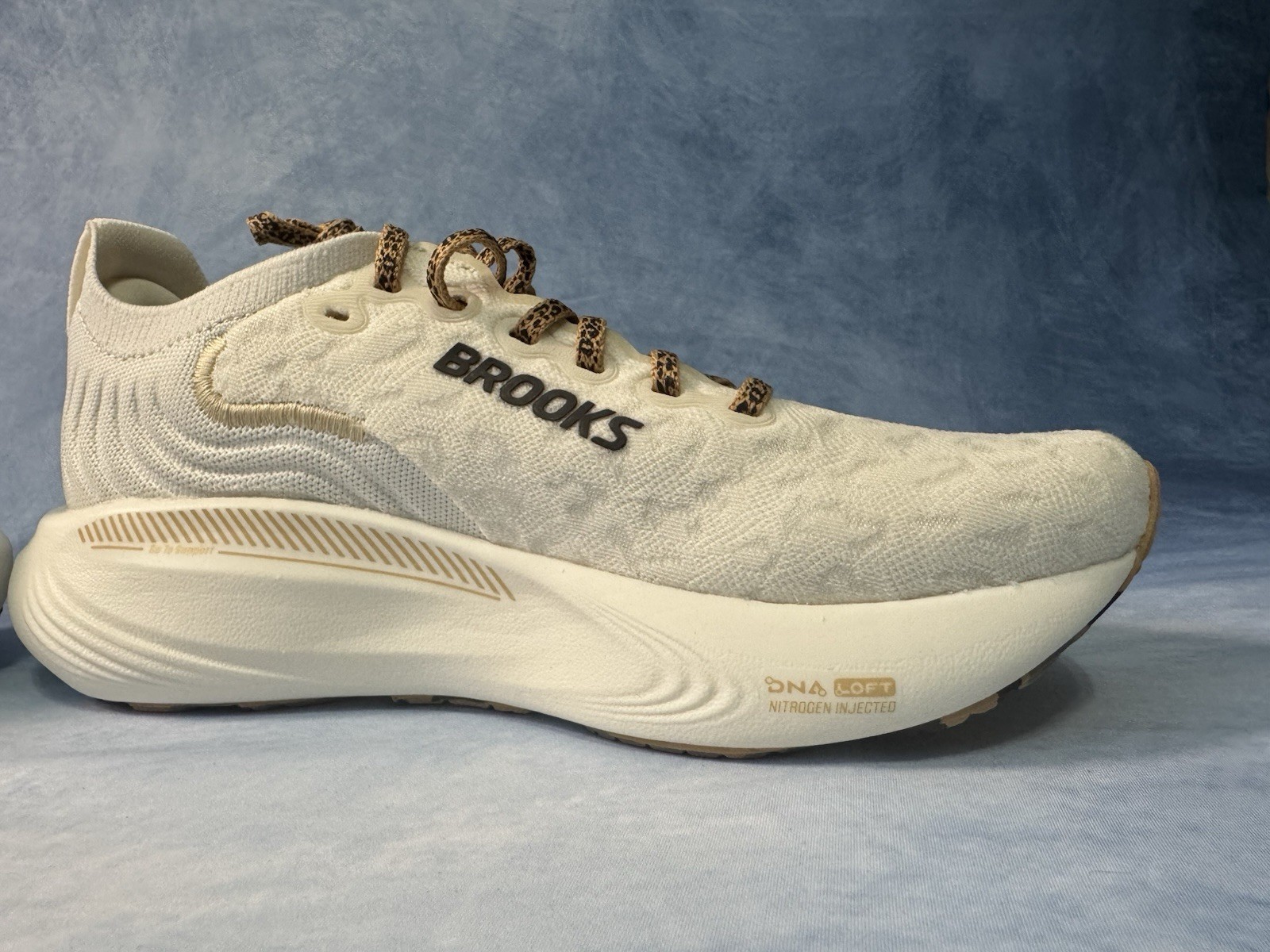Brooks Adrenaline GTS 25 Women’s Running Shoes Coconut Crème Leopard Size 6