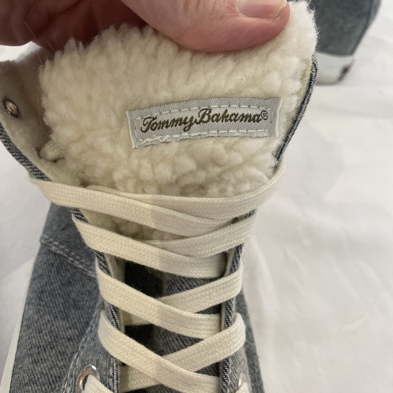 Tommy Bahama Womens Sz 9.5 Faux Fur Hi Top Sneakers Gray Fleece interior