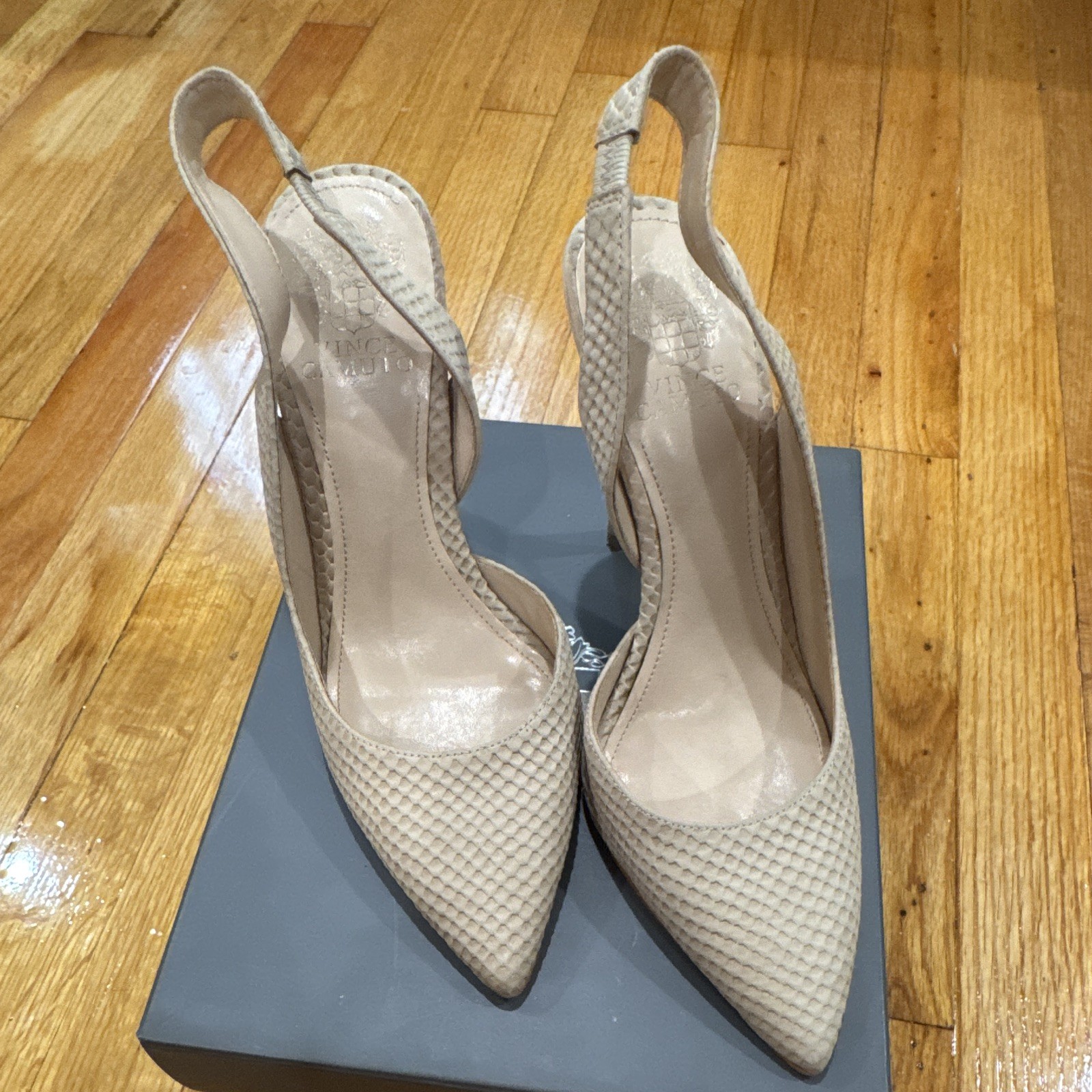 Vince Camuto Light Nude Fishskin Pointed Toe Slingback Stiletto Heels 8M