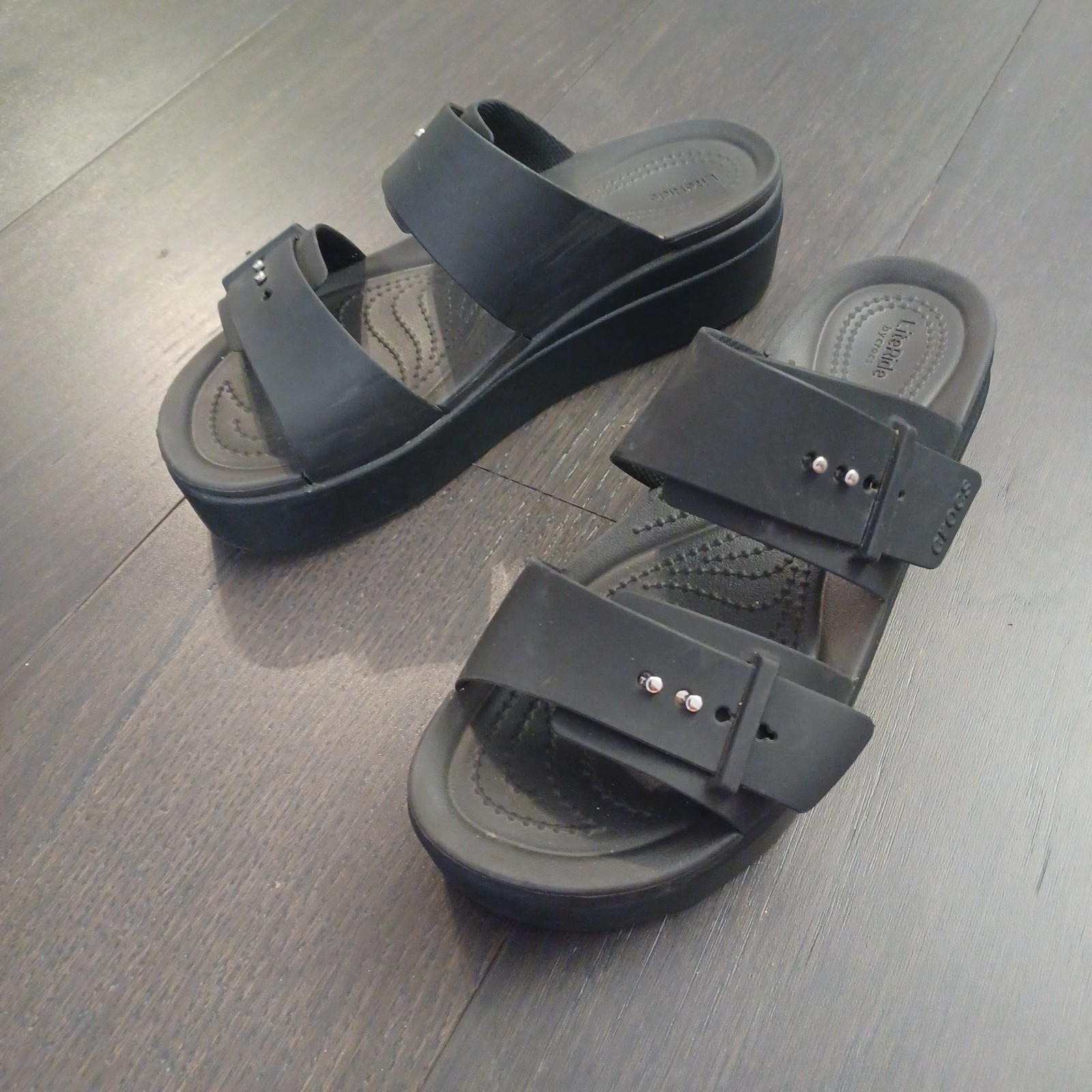 Crocks Brooklyn Buckle Low Wedge Sandals Black LightRide Platform Women’s Size 9
