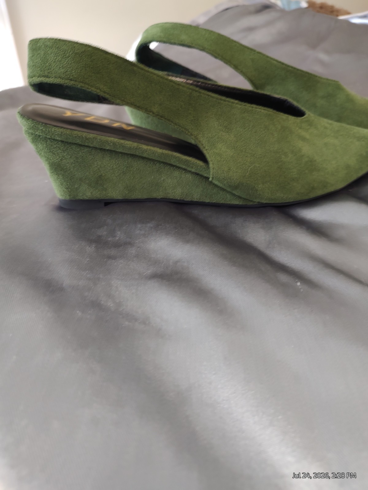 womens shoes Green suede YDN Pointed toe sling back. Size 16