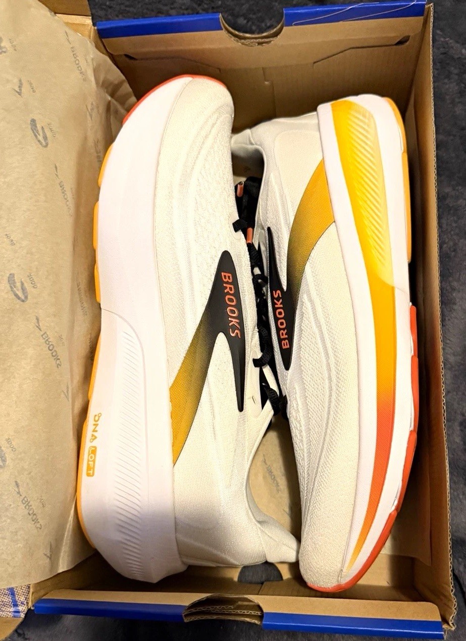 Brooks Revel 9 Men’s Size 11 Low Top Lace Up Running Shoes White/Orange/Black