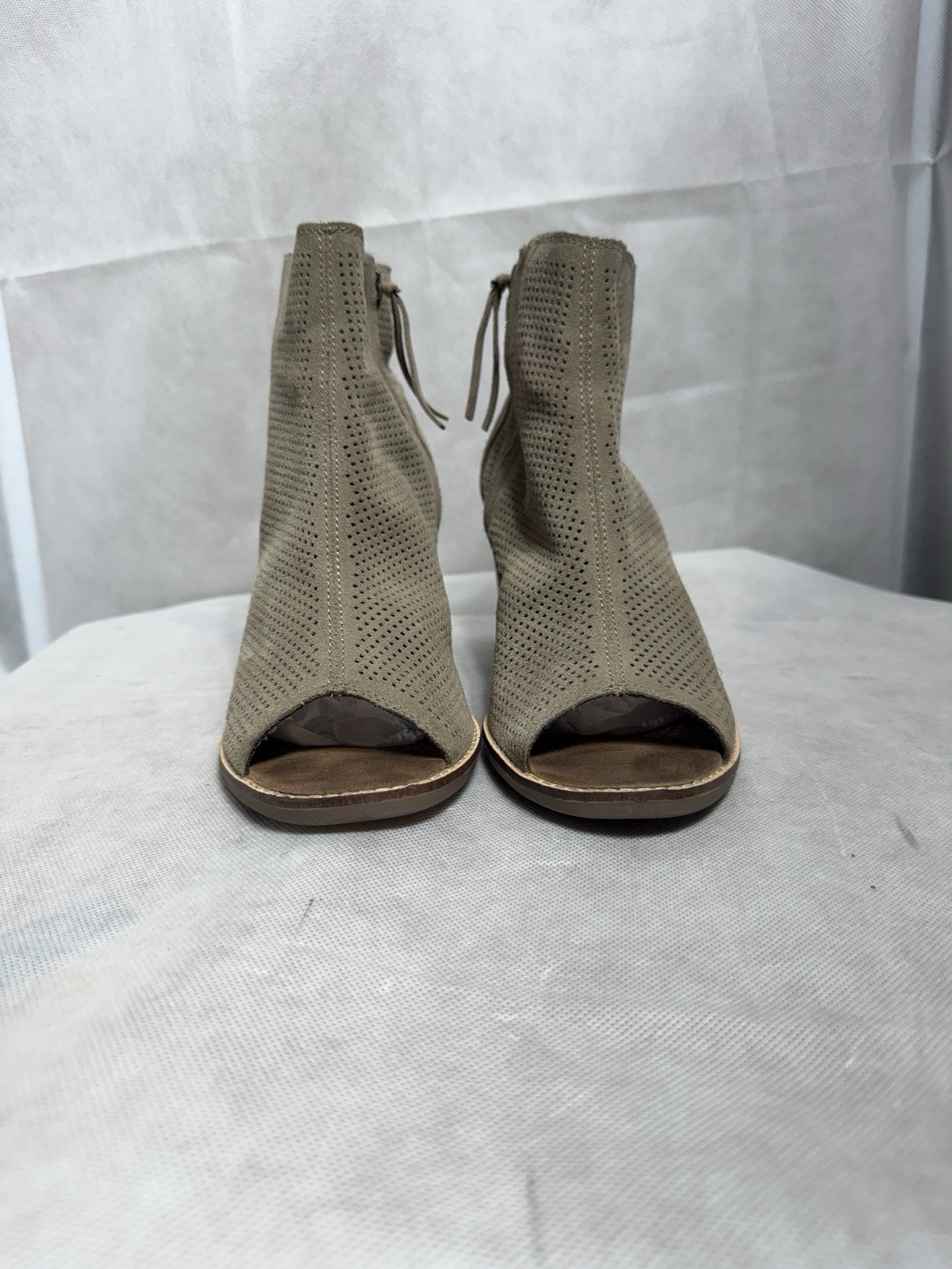 TOMS Majorca peep-toe booties Taupe Perforated Suede Block Heel Size 10W