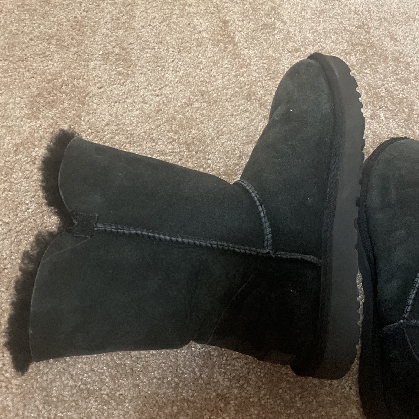 UGG Australia Bailey Button Black Leather Women’s Boots Size 7 S/N 5803