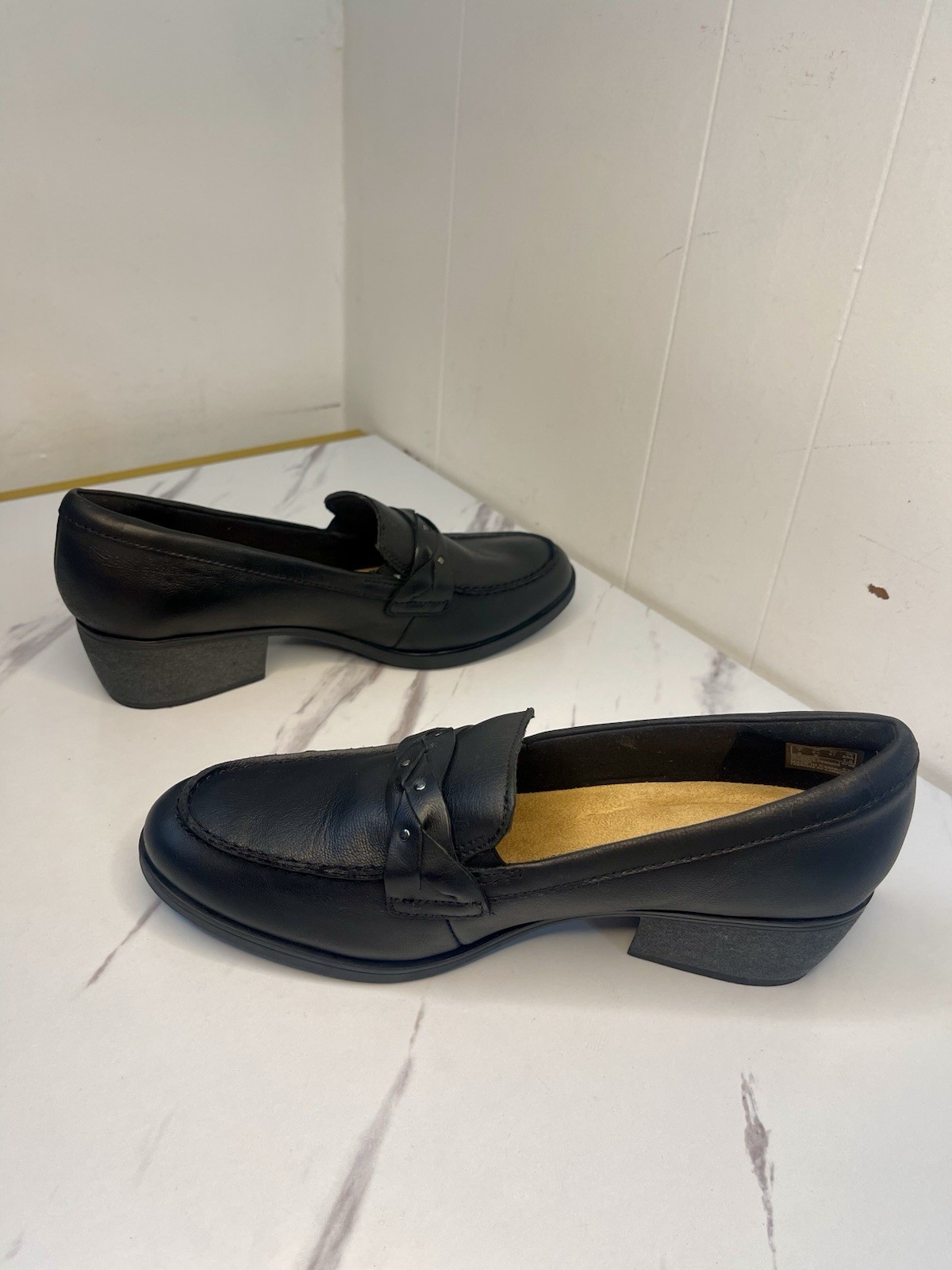 Clarks Charlten Echo Women’s Leather Loafers Comfortable Everyday Style Sz 9.5M