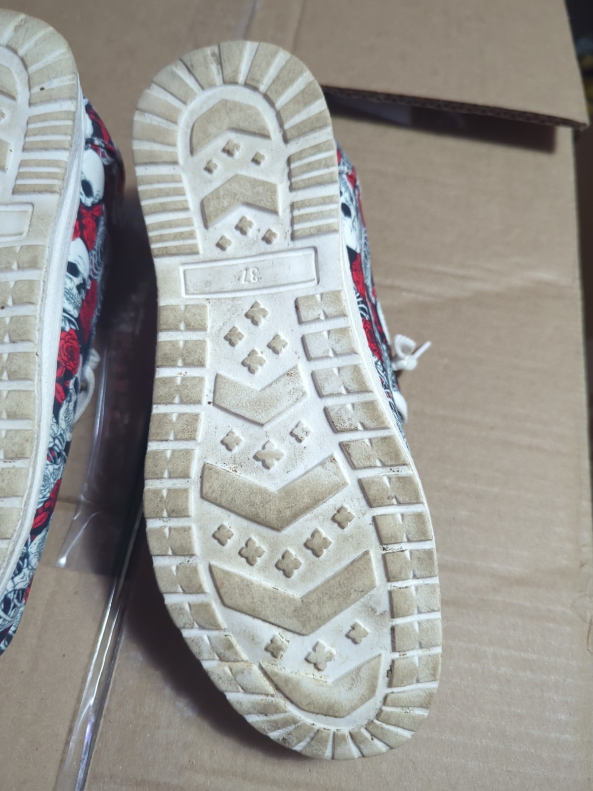 Womens shoes size 7-7.5 (various brand color see photos)