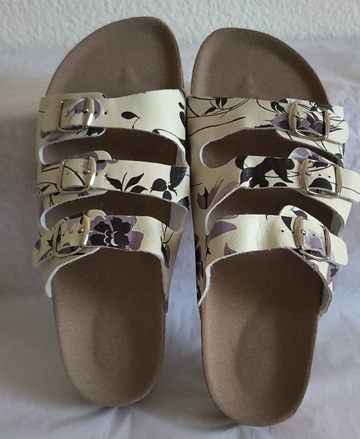 NEW Woman Gold Coast TRIPLE BUCKLE STRAPS SLIDE SANDALS Size 9.5 COMFORT FLORAL