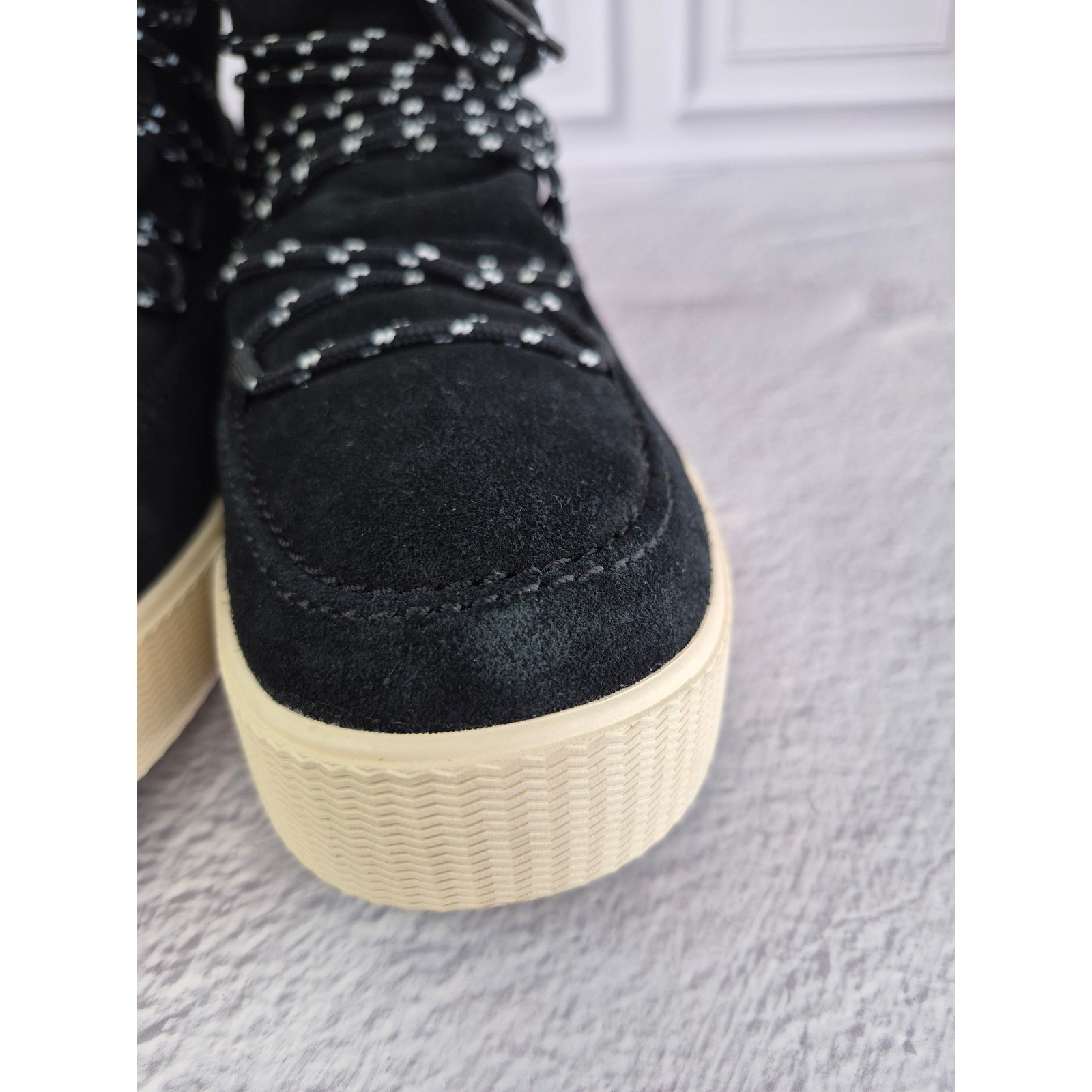 TOMS Alpine Black Suede Faux Fur Trim Lace Up Winter Boots Womens 9 10010903