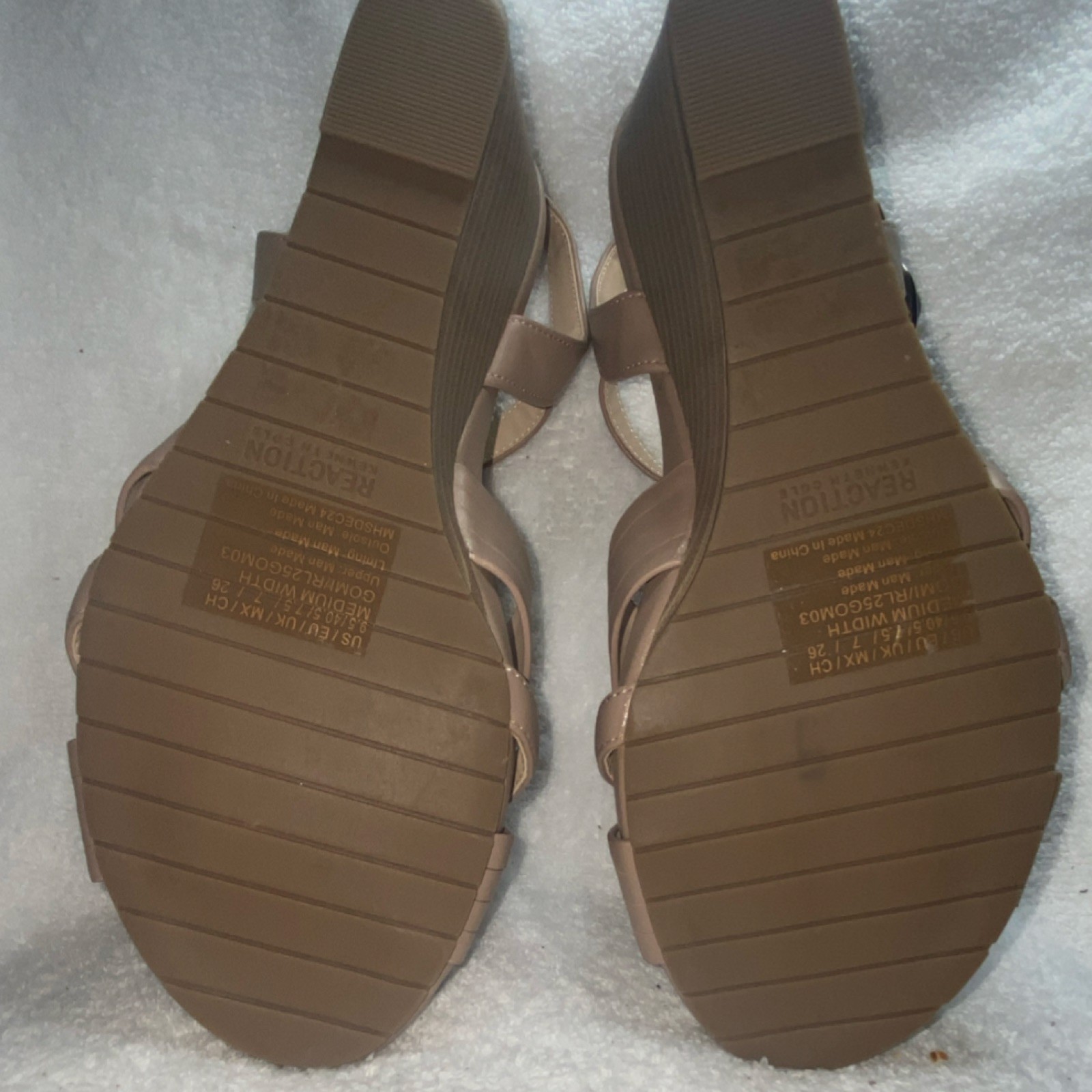 KENNETH COLE Beige Man Made Strappy Wedge Buckle Sandals Women’s USA 9.5M