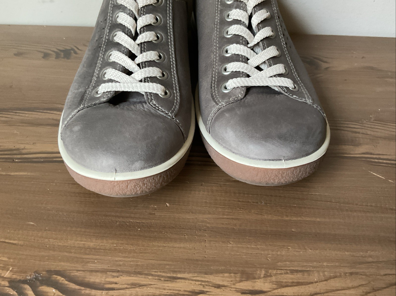 Ecco Soft Sneakers Walking Shoes Gray Leather Lace Up Women’s EU 40/US 9-9.5
