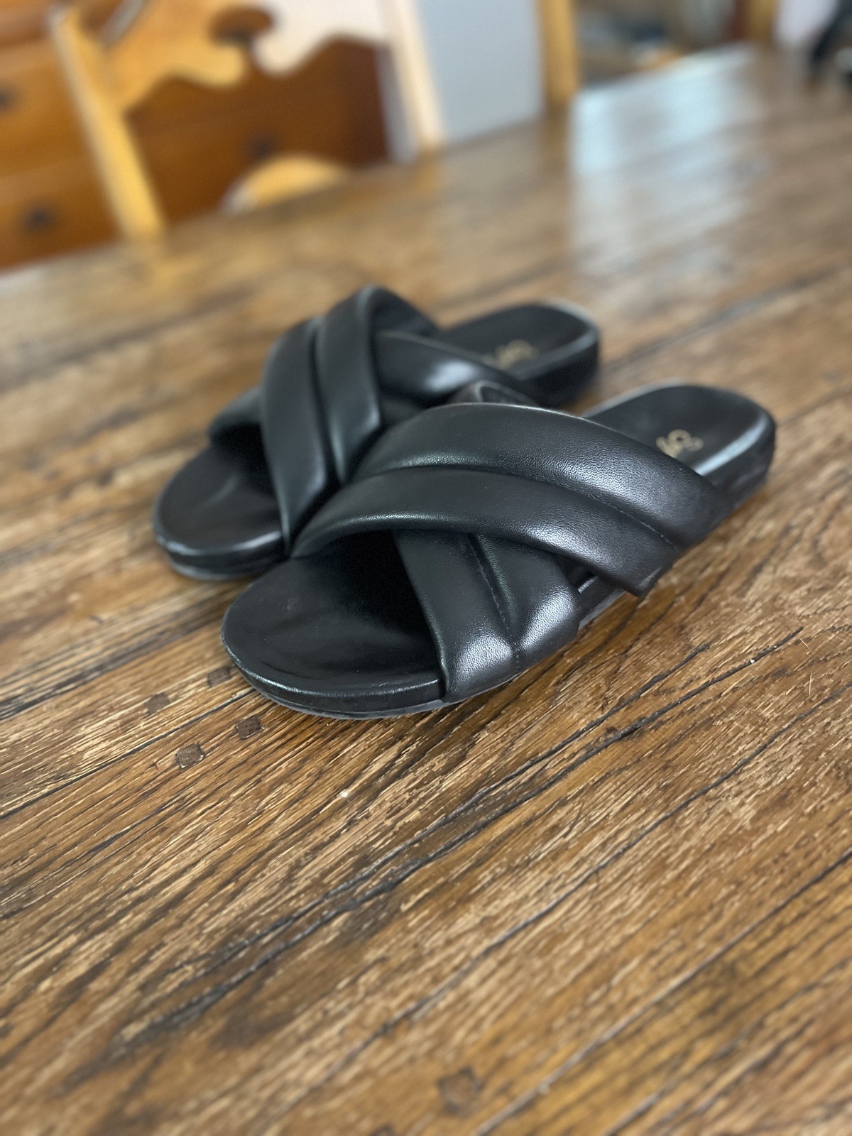 SEYCHELLES New Black Low Key Glow Up Black Leather Sandals Slides Women’s 9
