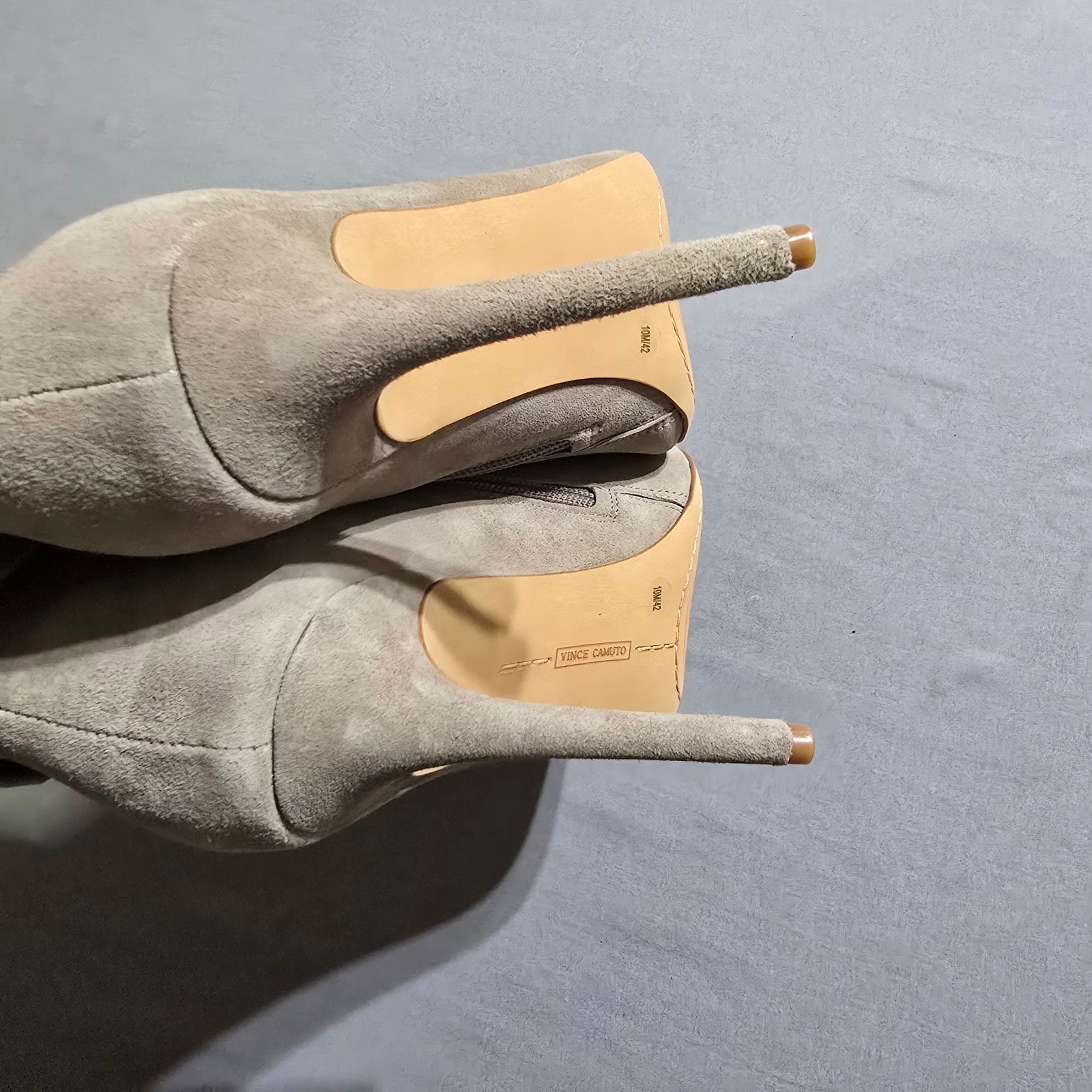 Nwob Vince Camuto Frezal Suede Ankle Boots Women 10M Taupe Bow Stiletto Pointed