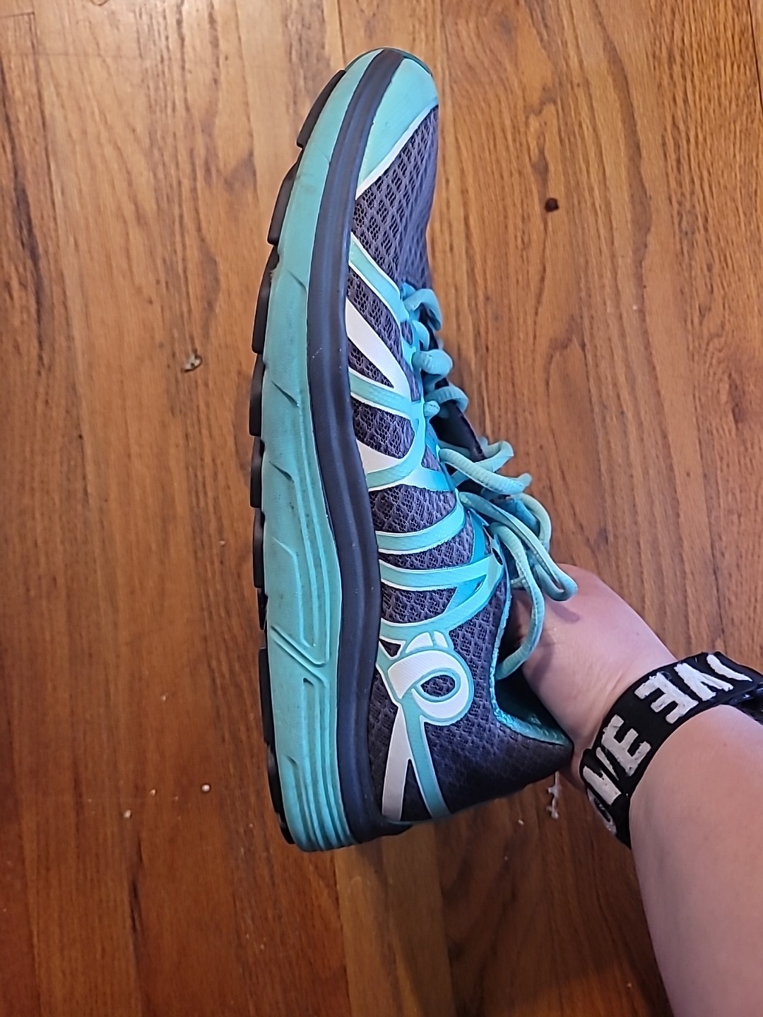 Pearl Izumi W EM Road N 3 Womens 9.5 Med Running Shoes Gray Mint Sneaker