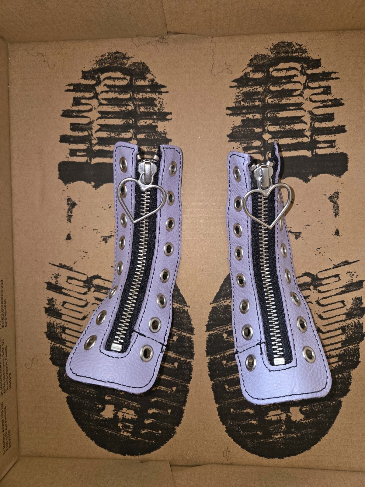 Dr. Martens 1460 Zip Heart Women’s Leather Lace Up Zipper Boots Black Purple 8