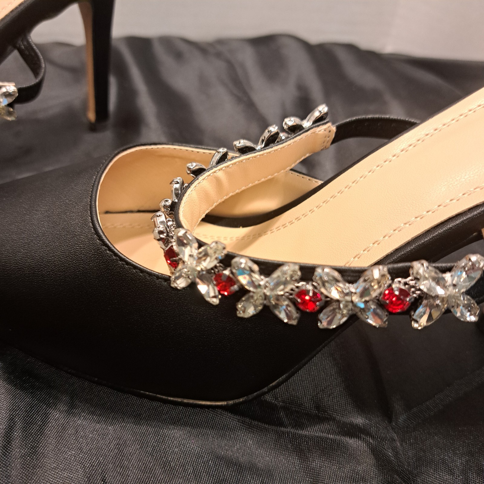 ARQA Rhinestone Strap Mule Heels Size 8 Black Pointed Toe Stiletto Pumps w/ Box