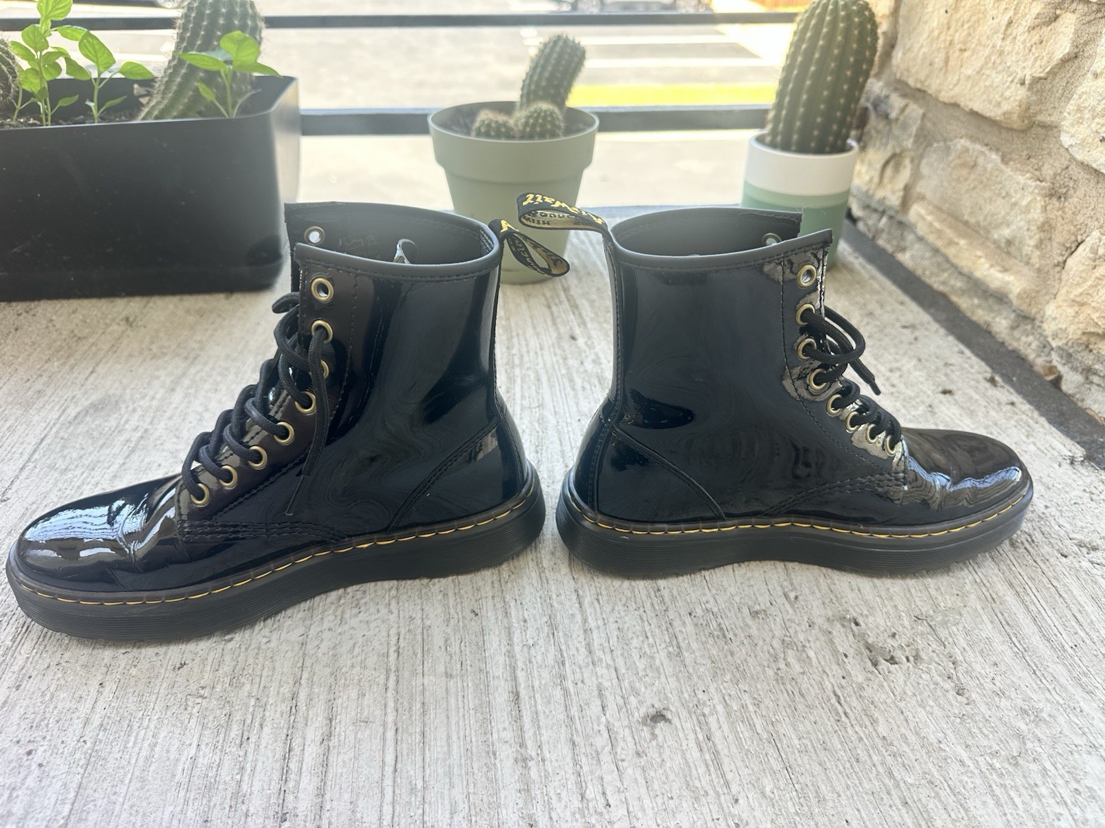 Dr. Martens Zavala Black Patent Leather Boots Women’s US 7 Lace Up Combat