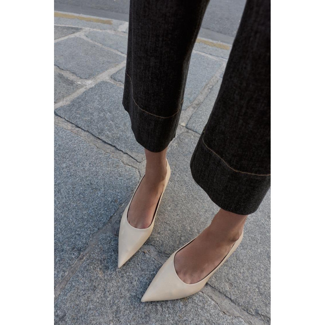 Zara Beige Pointed Toe Kitten Heel Pumps EU 39 US 8.5 Nude Cream