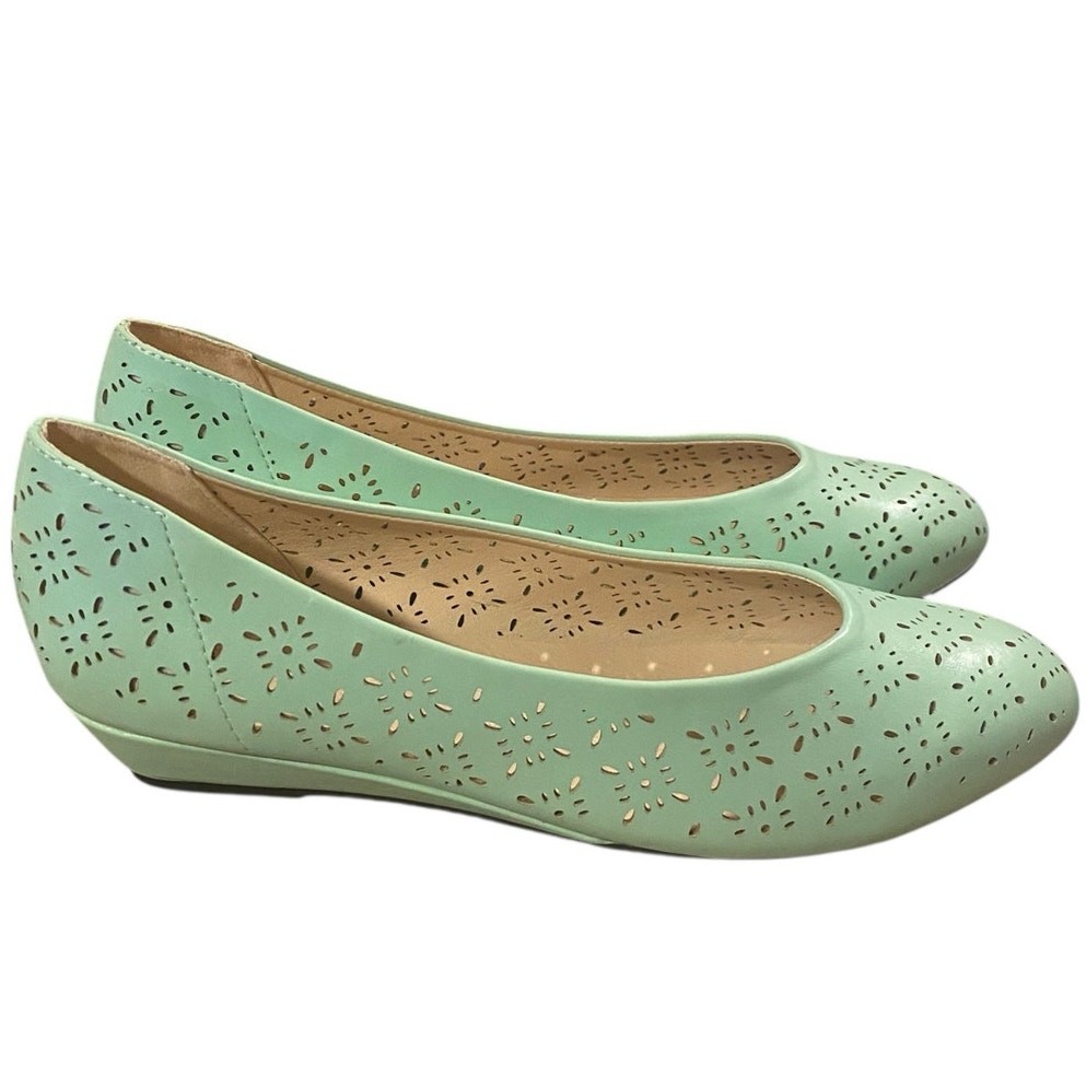 Angel Steps Jan Womens Low Wedge Shoes 9M Mint Green Cut Outs Spring Easter