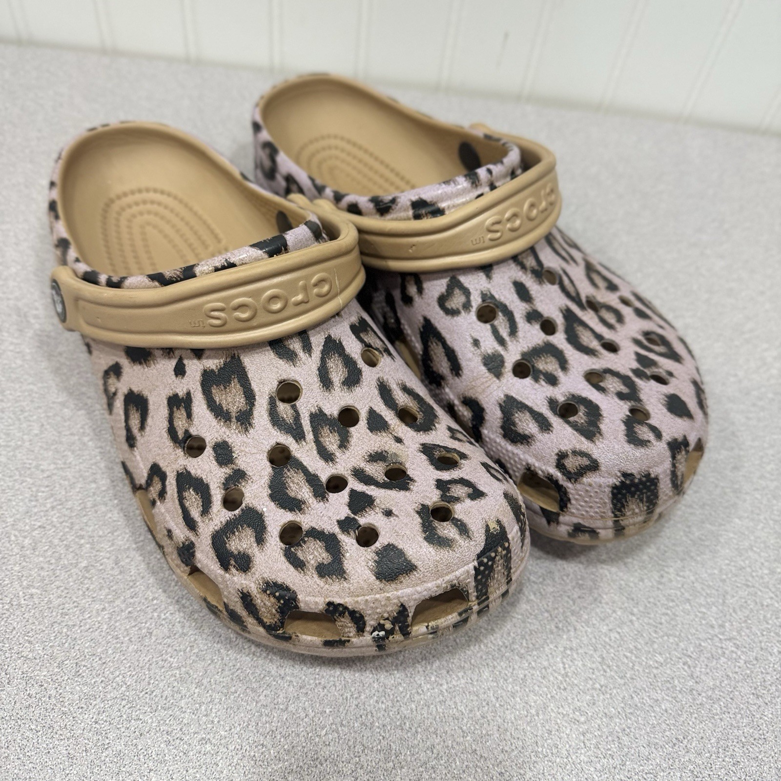 Crocs Classic Leopard Cheetah Animal Print Clog Sandals Shoes Women’s 9Men’s 7