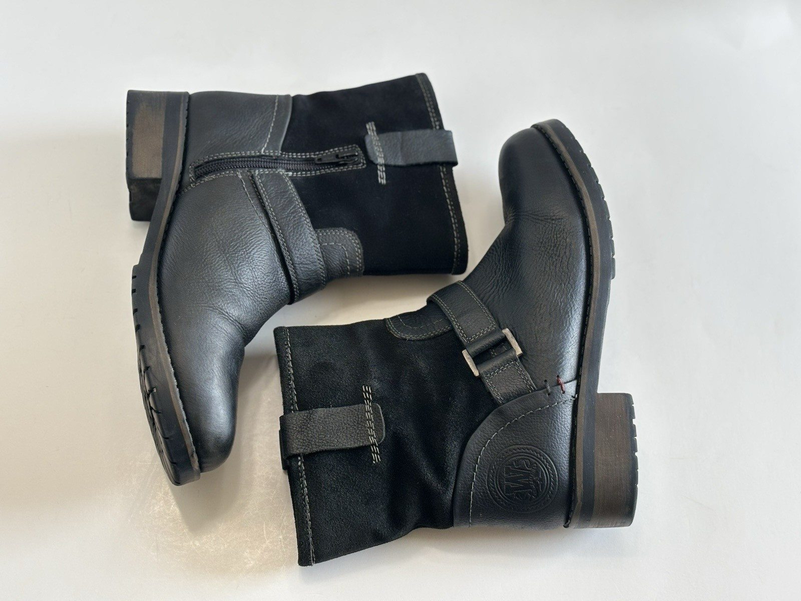 WRANGLER Women’s 7.5 Black Leather Strap Buckle Lined Moto Biker Ankle Boots