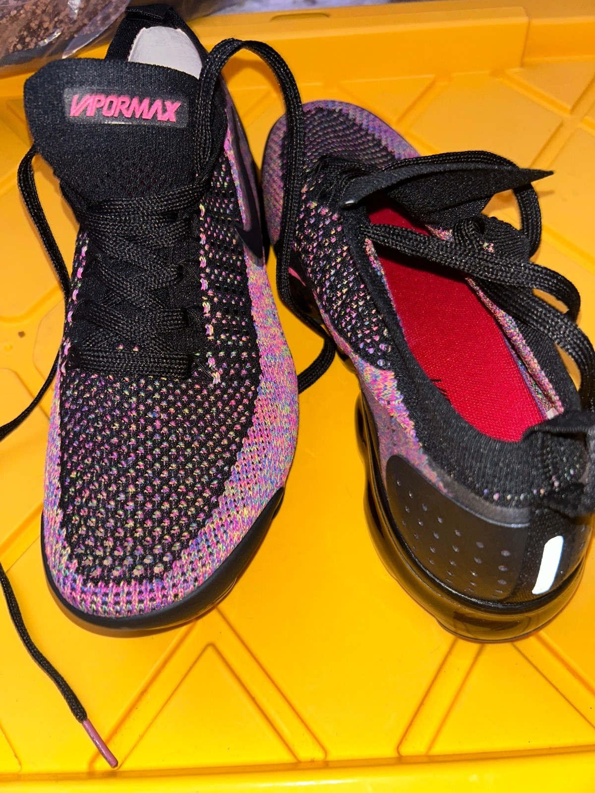 Nike Air VaporMax Flyknit Running Shoes Size 8.5 Black and F