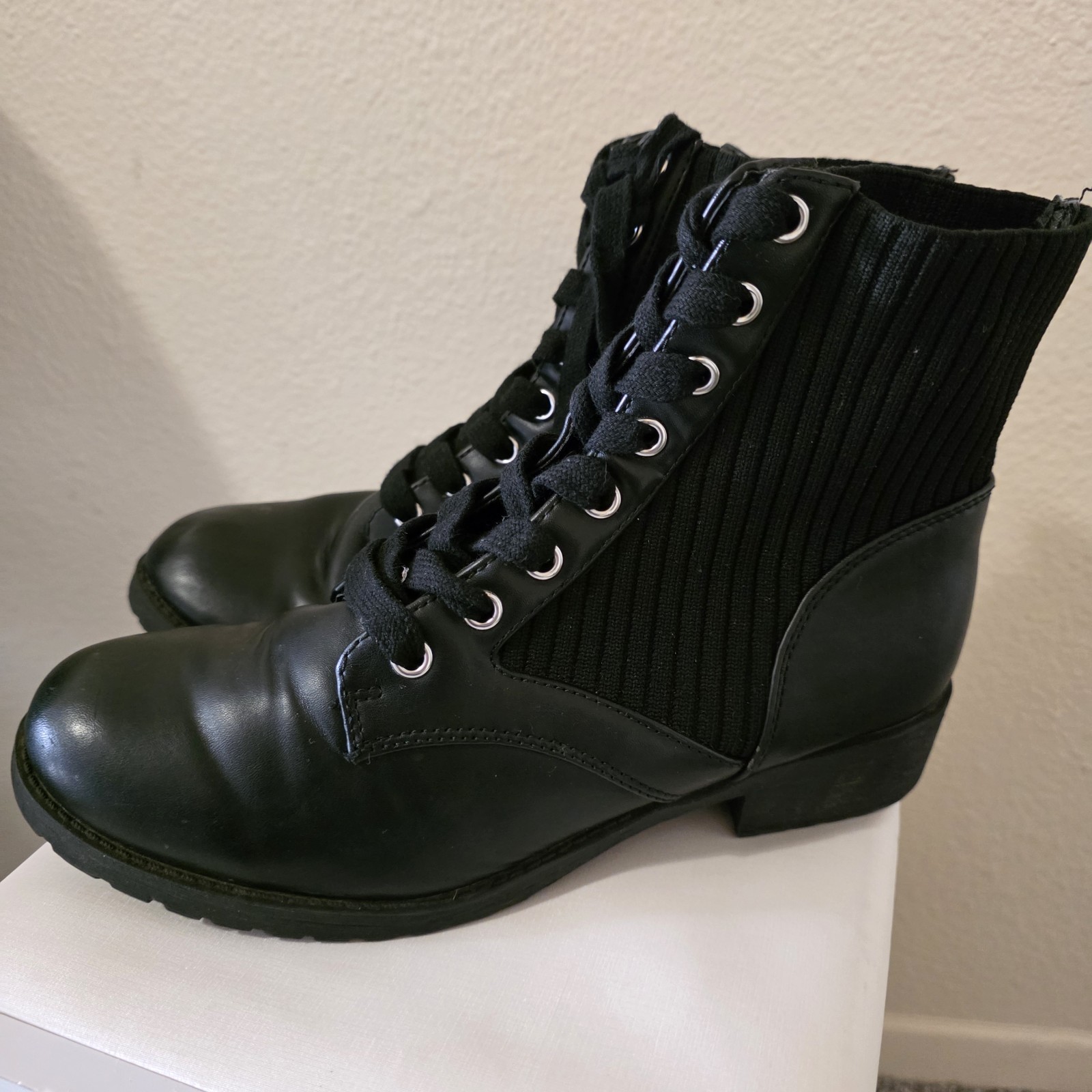​Women’s Black Combat Boots Sock Ankle Knit Inset Lace Up Lug Sole Size 8 Grunge