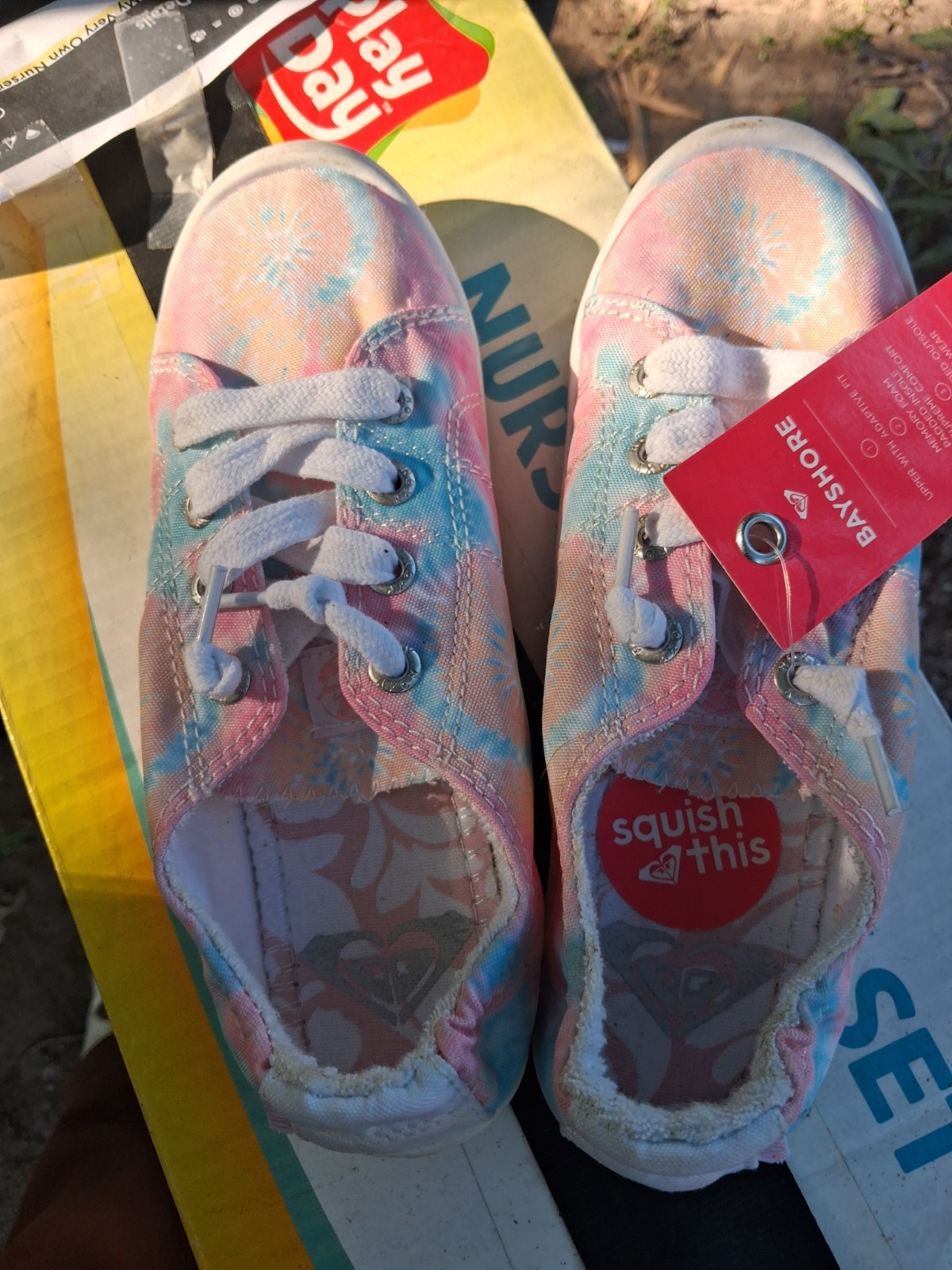 Roxy Bayshore Girls Athletic Low Top Lace Up Canvas Sneakers Pink Blue Tie Dye