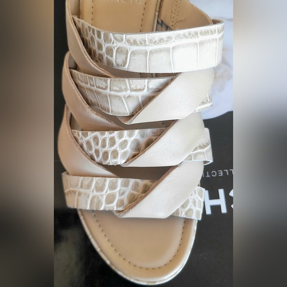 Vince Camuto Cream Croc Embossed Leather Slide Sandals Size 6