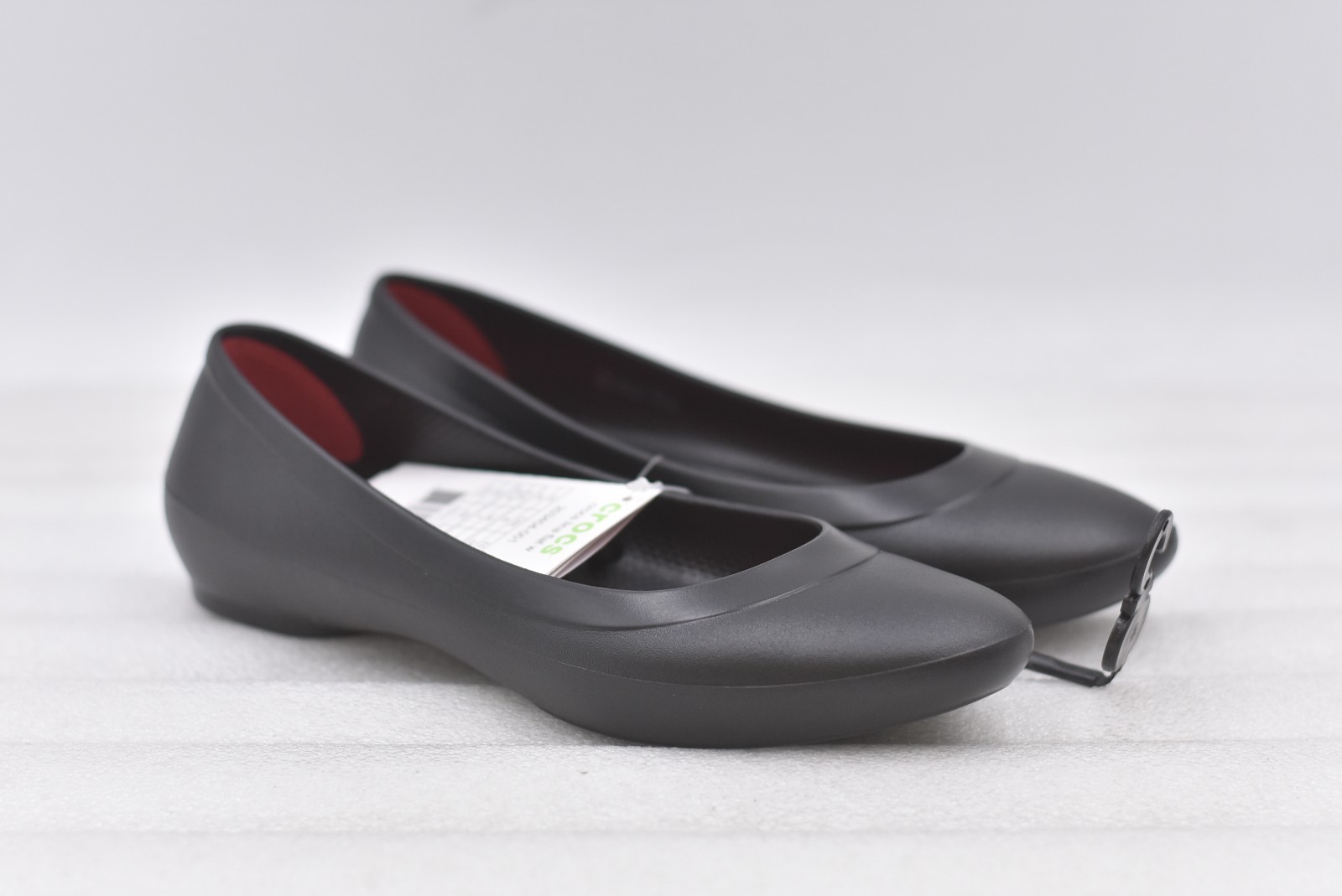 Womens Crocs Lina Flat Black Standard Fit Size 6 (EU 36-37)