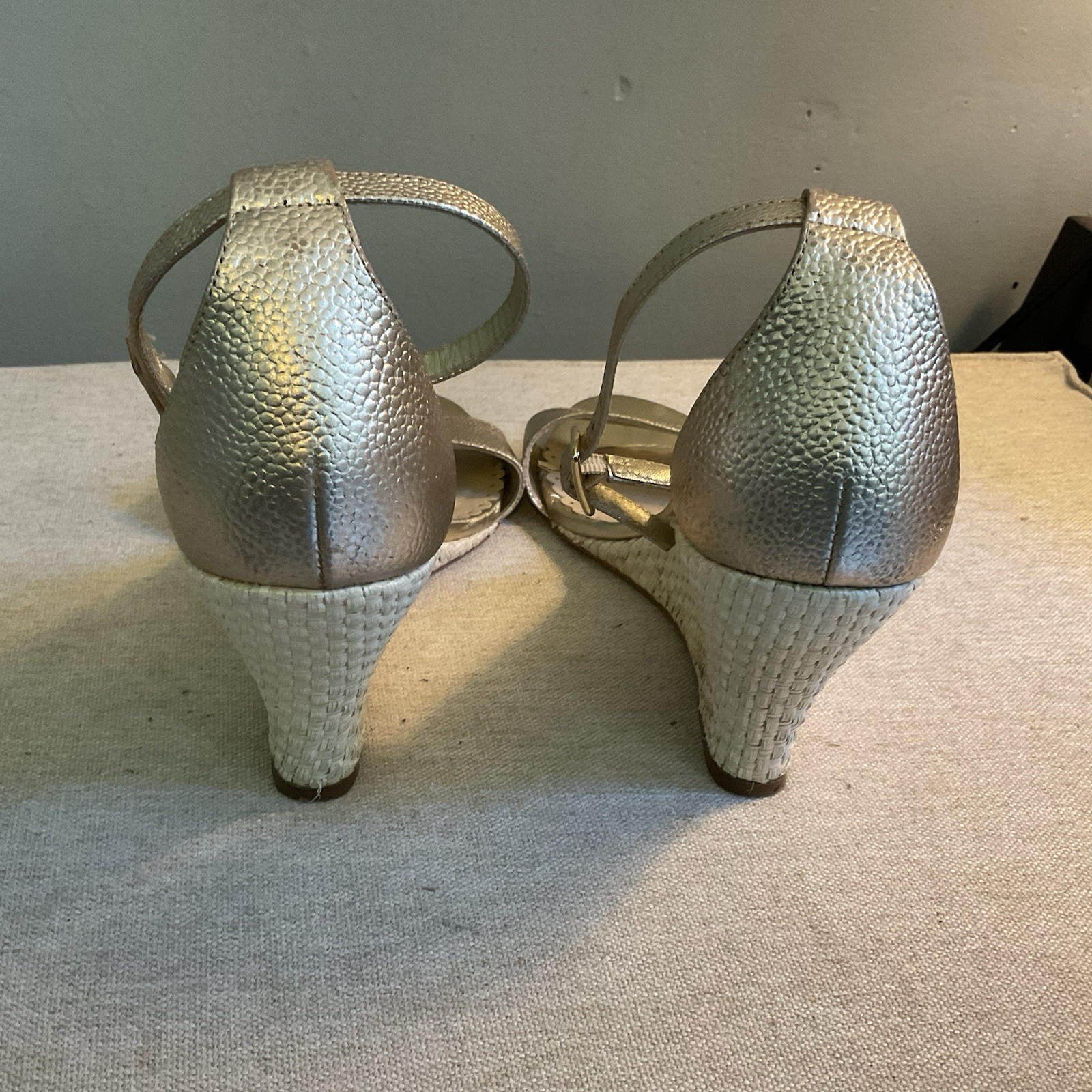 Lilly Pulitzer Bridgette Gold Metallic Leather Wedge Sandals Size 9M