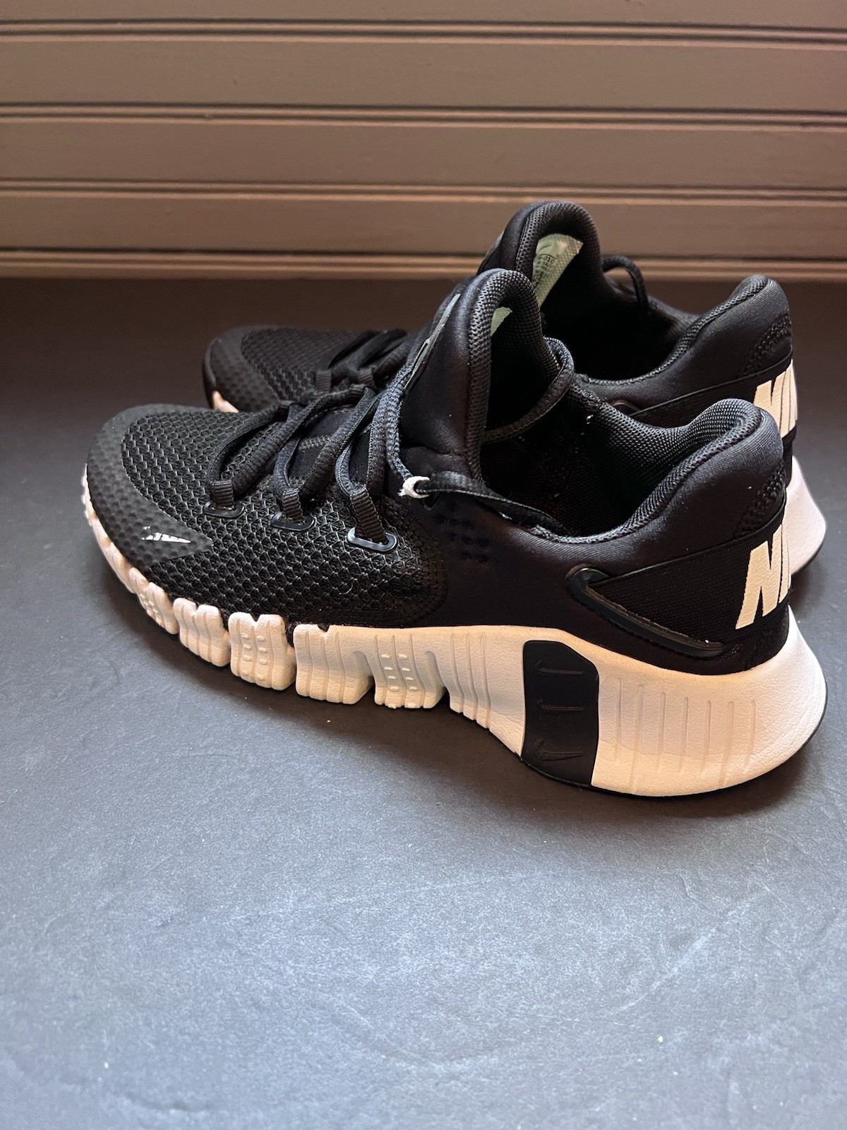 Nike Free Metcon 4 Women’s Size 7 White/Black