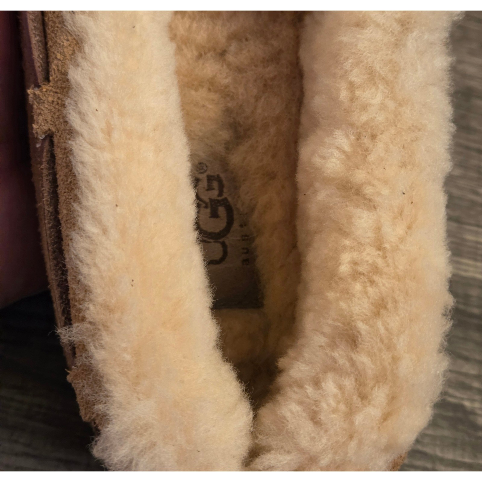 UGG Dakota Moccasin Slippers Womens Size 6 Brown Shearling Lined Leather