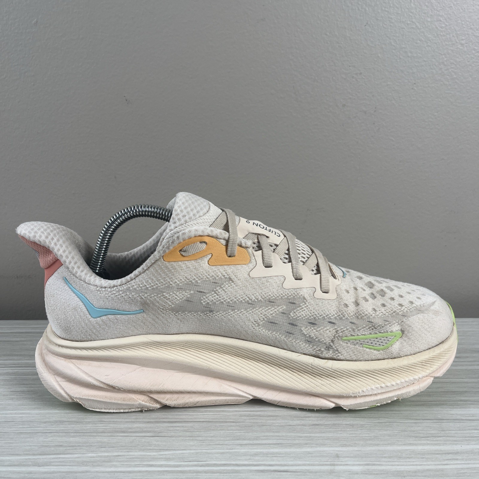 HOKA Clifton 9 Wide Shoes Womens Sz 10 Low Top Vanilla Astral Beige Mesh 1132211
