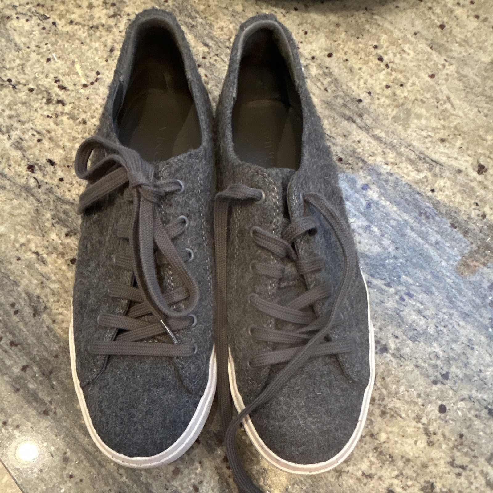 Vince Women’s Gray Low Top Lace-Up Solid Athletic Sneakers Casual Activewear